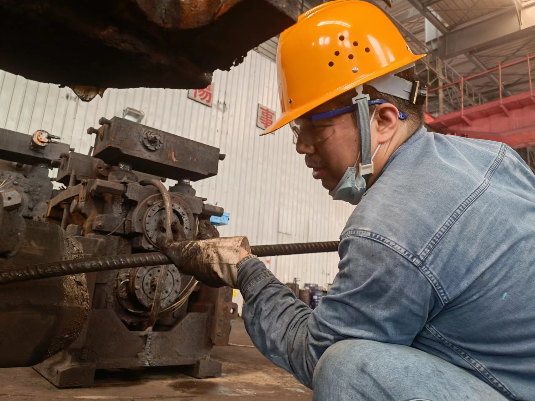 高温“烤”验下的“最帅天团” 高温“烤”验下的“最帅天团”