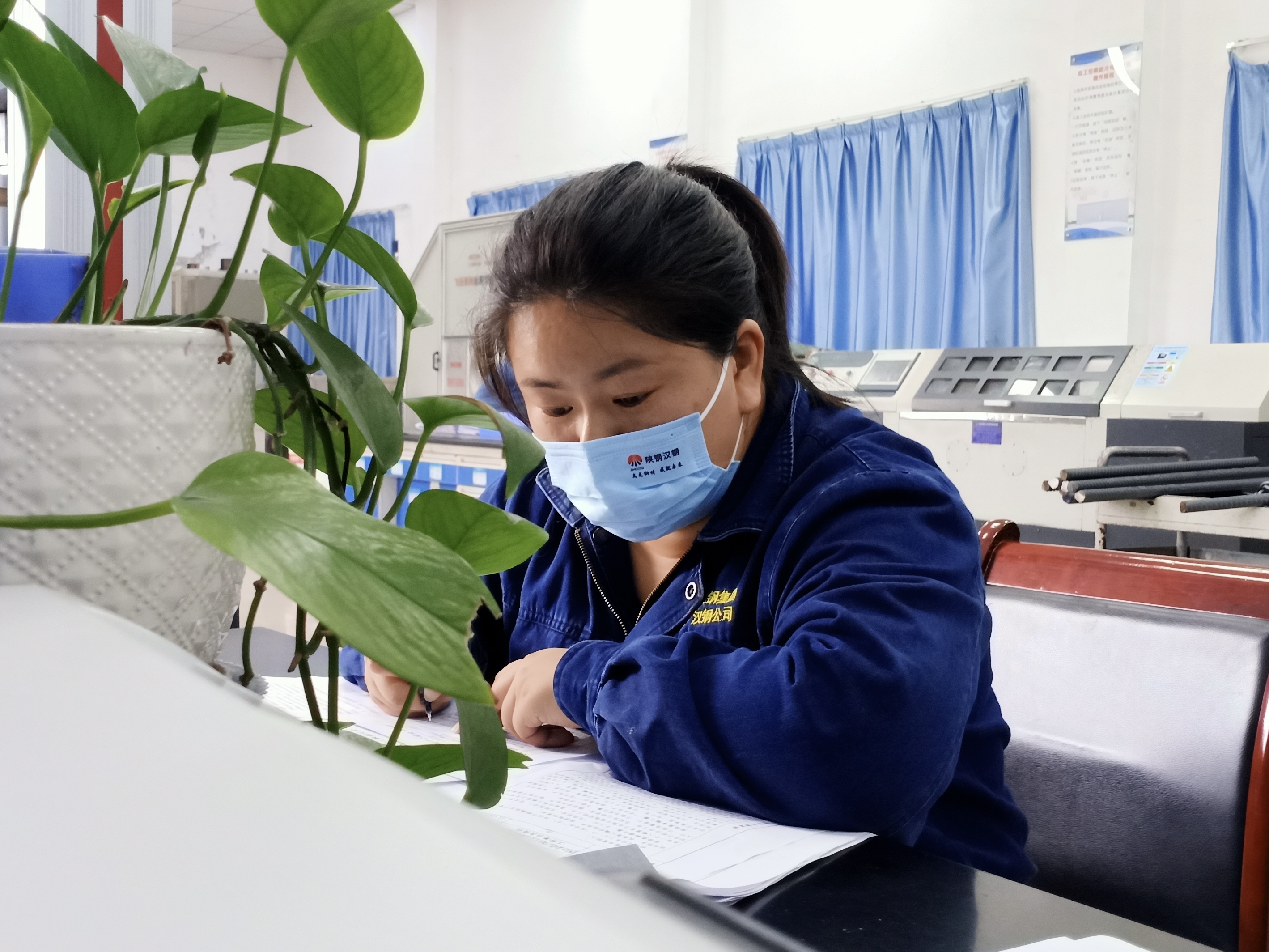 围绕生产解难题，注重实效出成绩