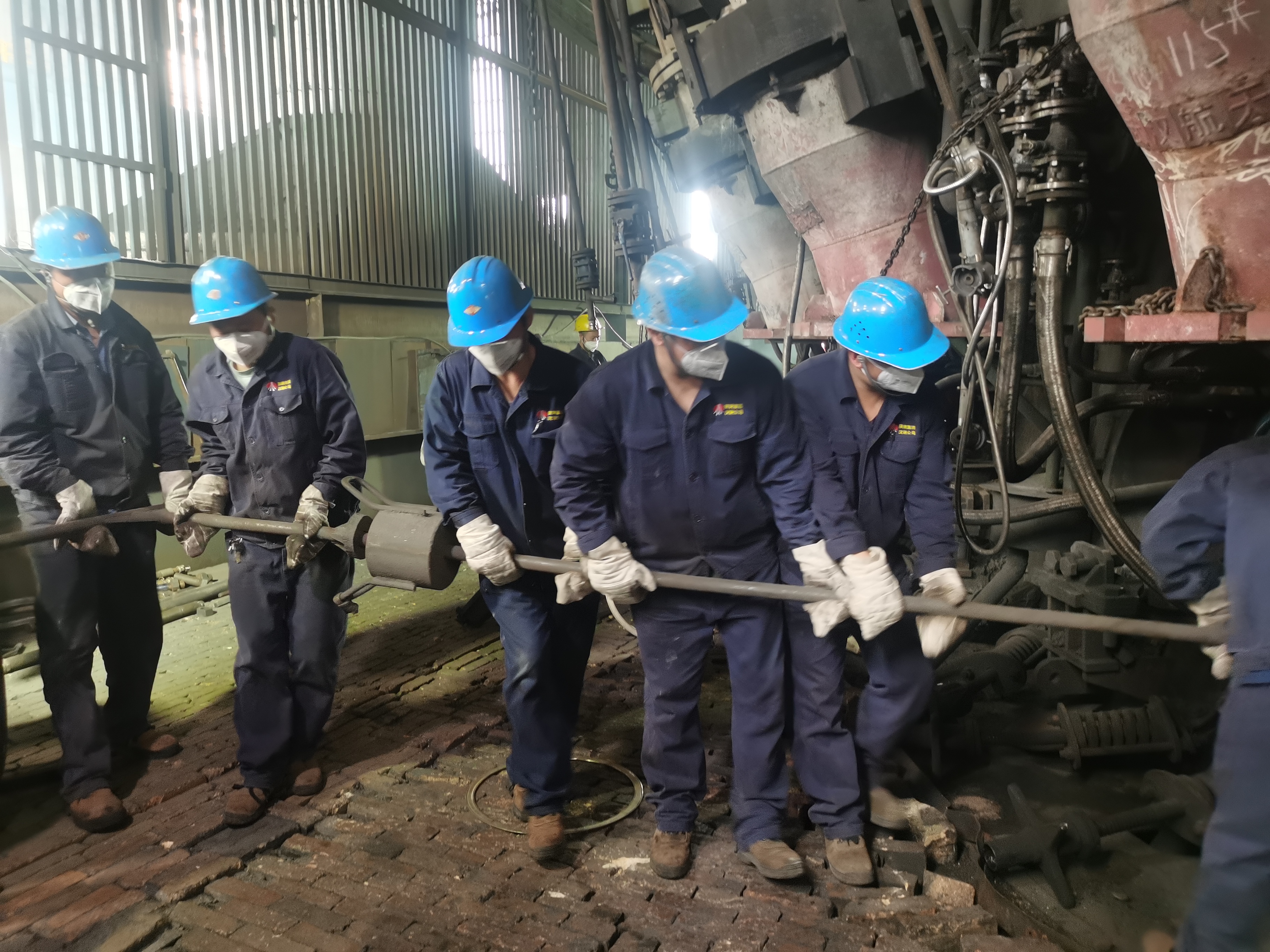 争分夺秒抢产量 奋力冲刺“双过半”