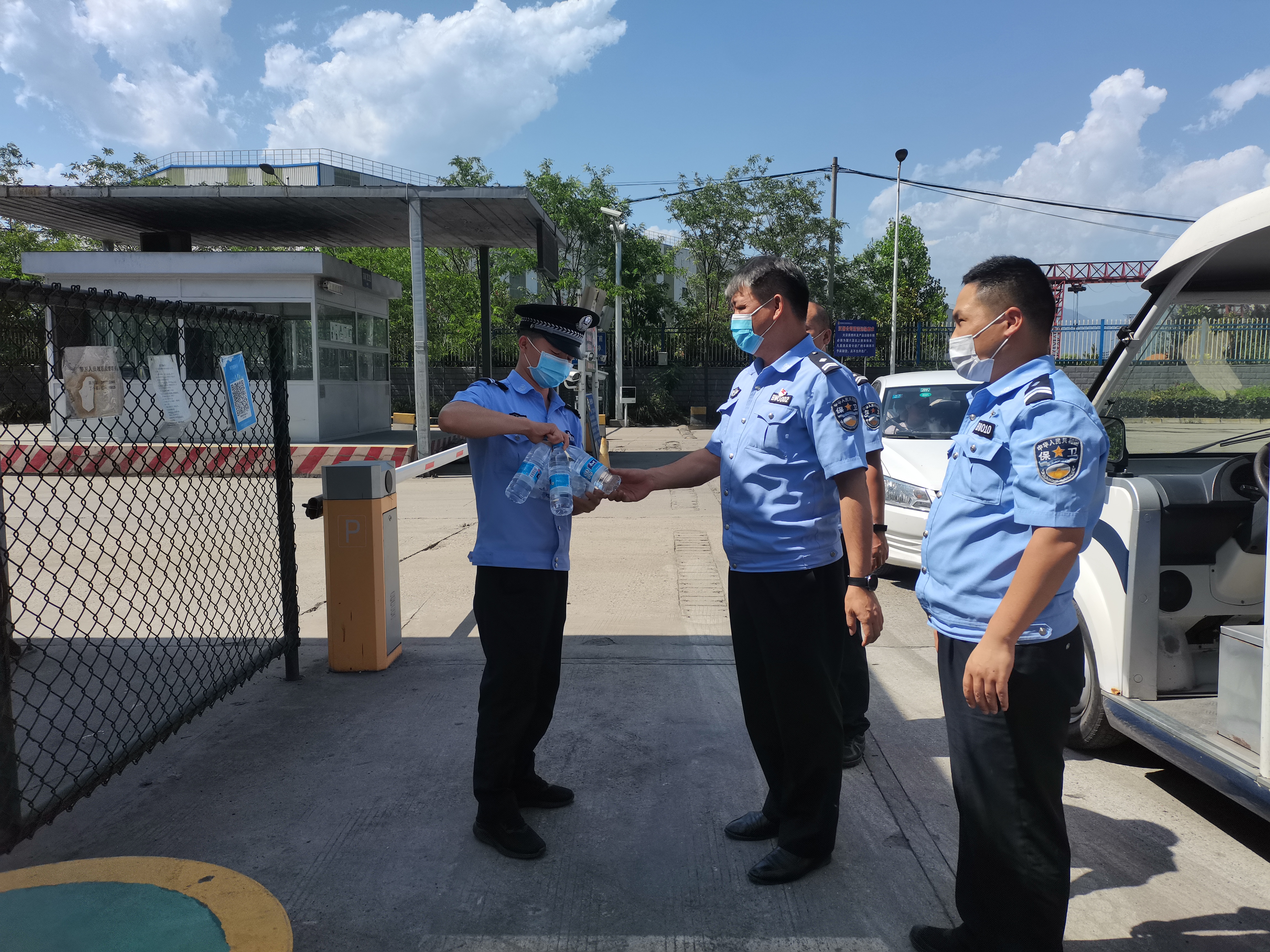 炎炎夏日送清凉 温心温情暖人心