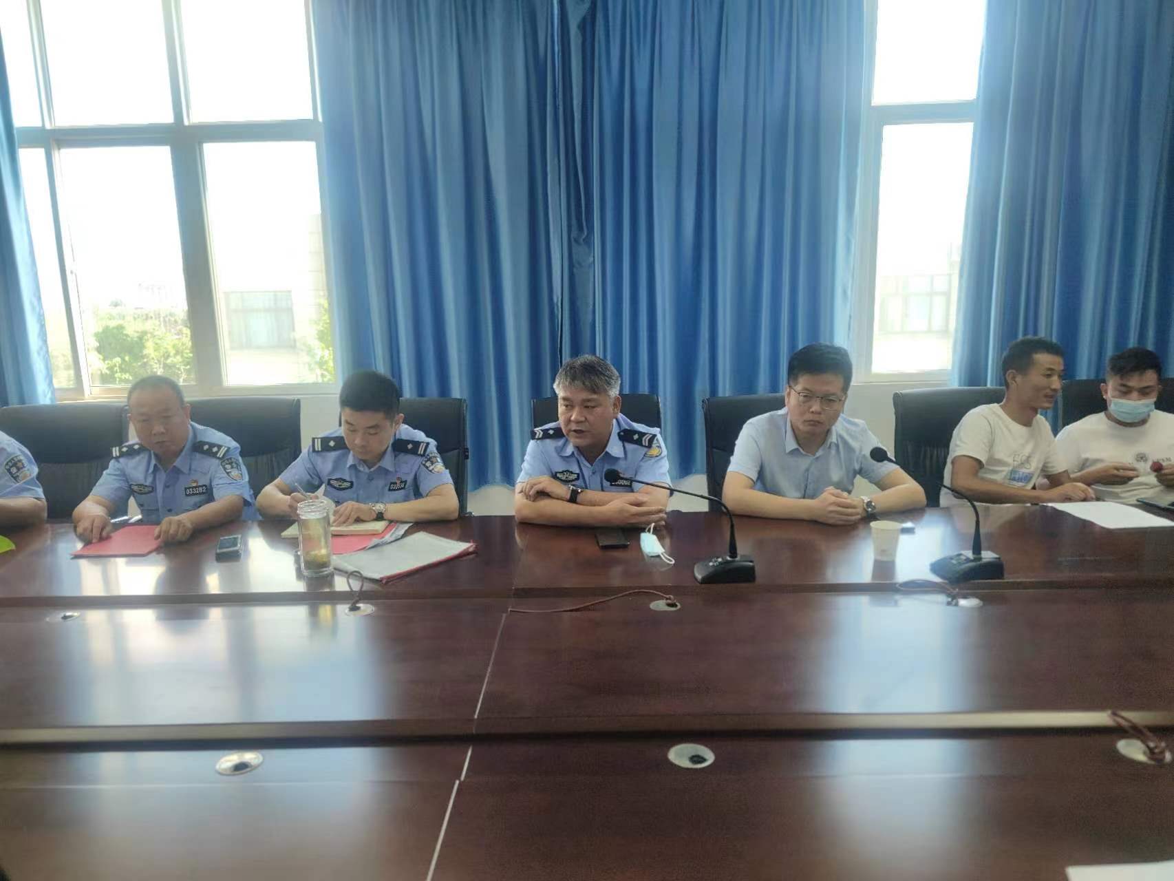 警企联动  共建交通安全“防火墙”