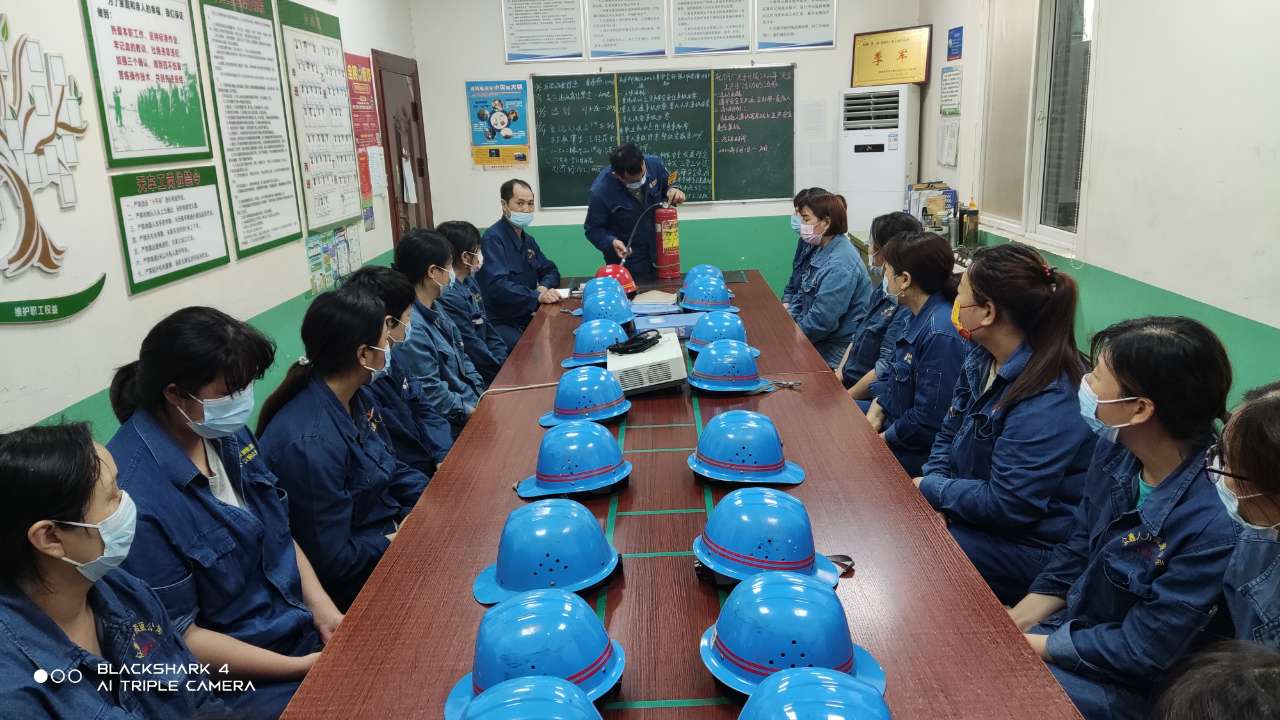 “青”尽全力  争做青春安全“吹哨人”