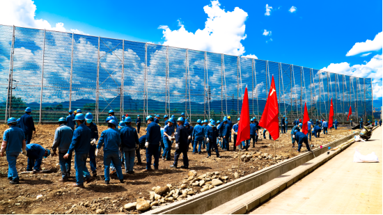 让党旗高高飘扬在生产一线 让党旗高高飘扬在生产一线