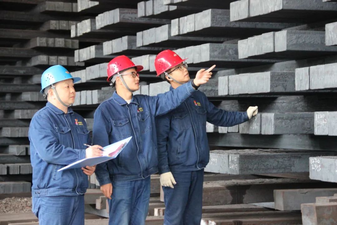 勇当改革“急先锋”争做创新“撑旗手”