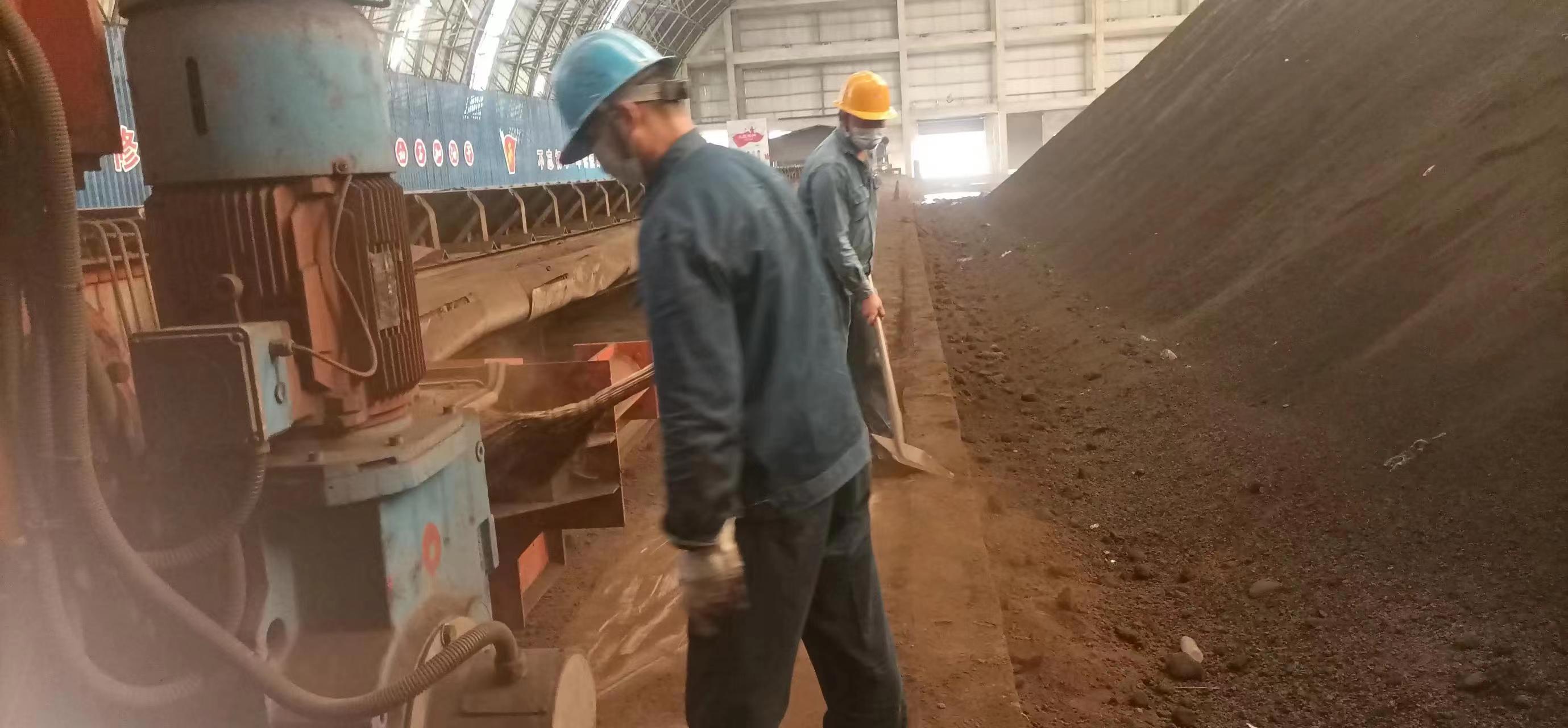 酷暑下的小分队