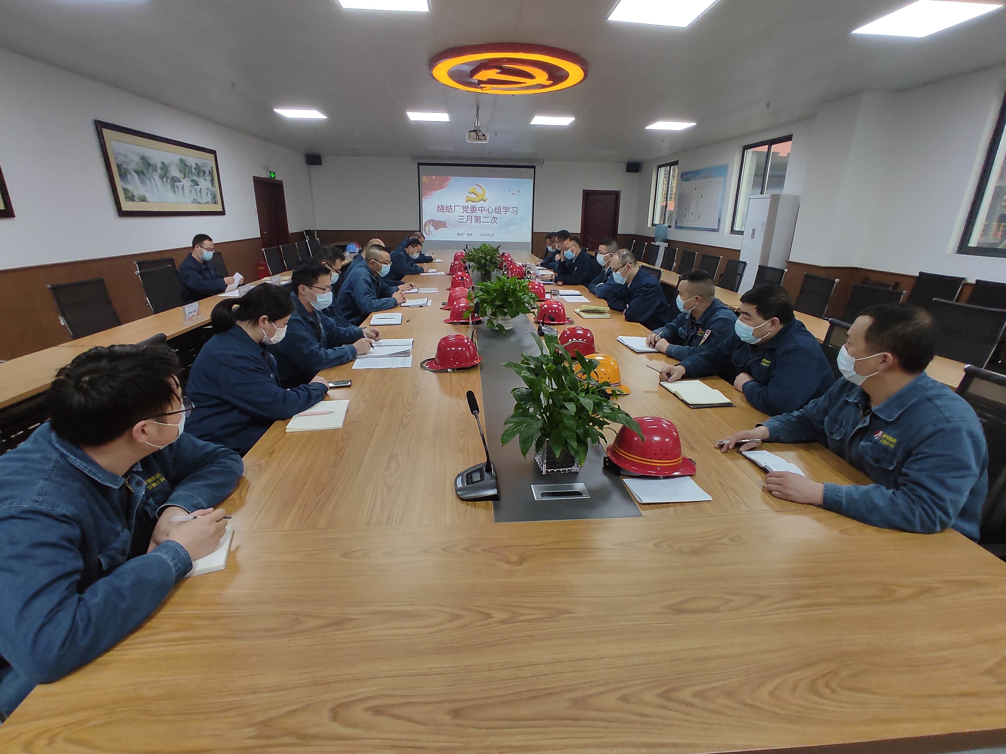 层层压实责任推动党建工作见实效