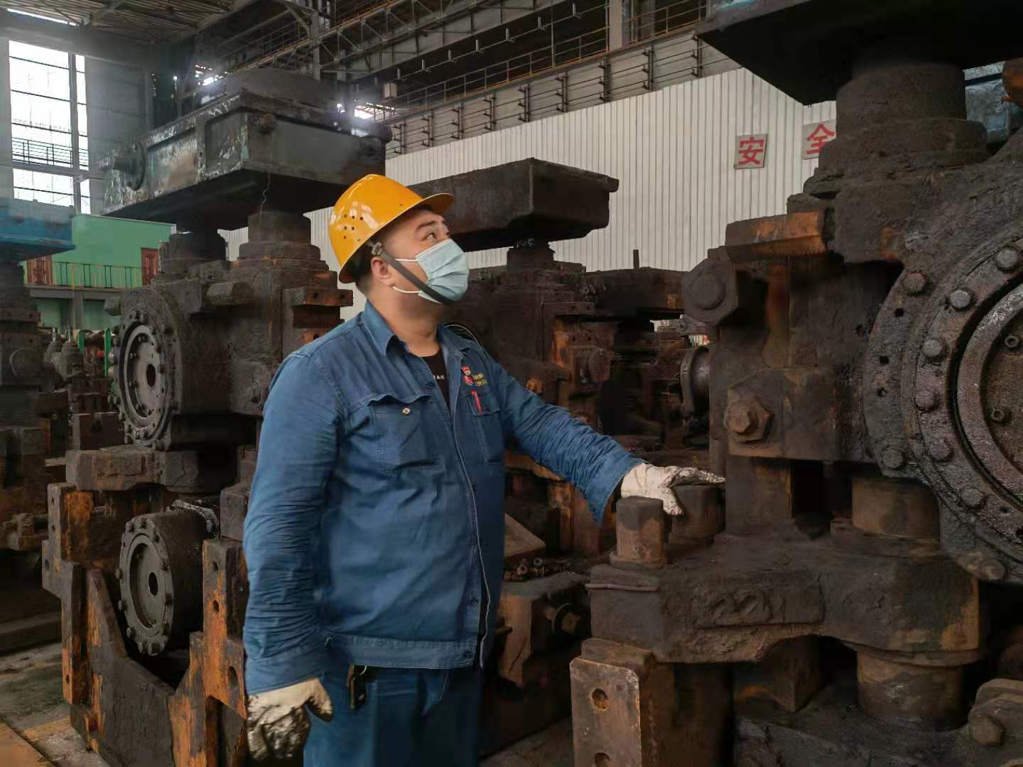 成长在一面党旗下的“安全尖兵” 成长在一面党旗下的“安全尖兵”