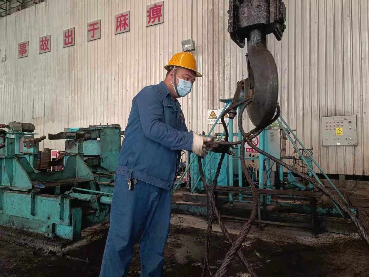 成长在一面党旗下的“安全尖兵” 成长在一面党旗下的“安全尖兵”