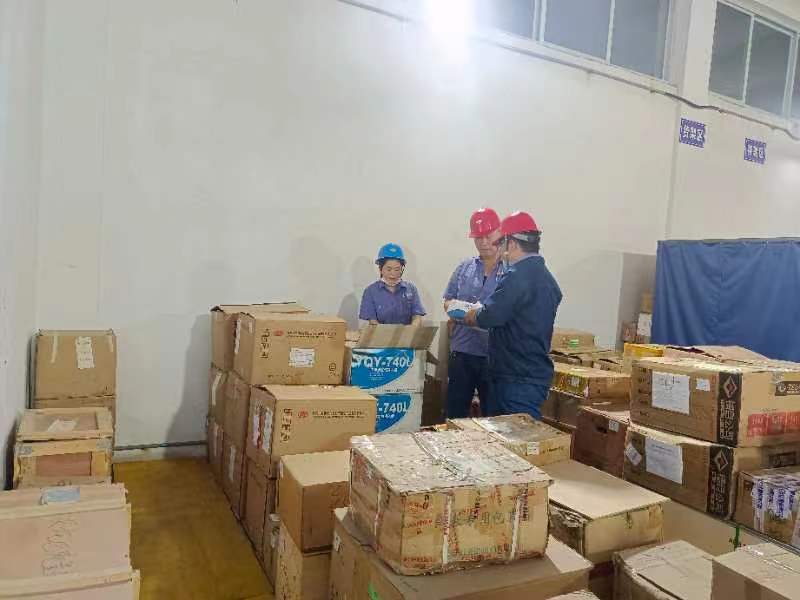 高温下的设备人