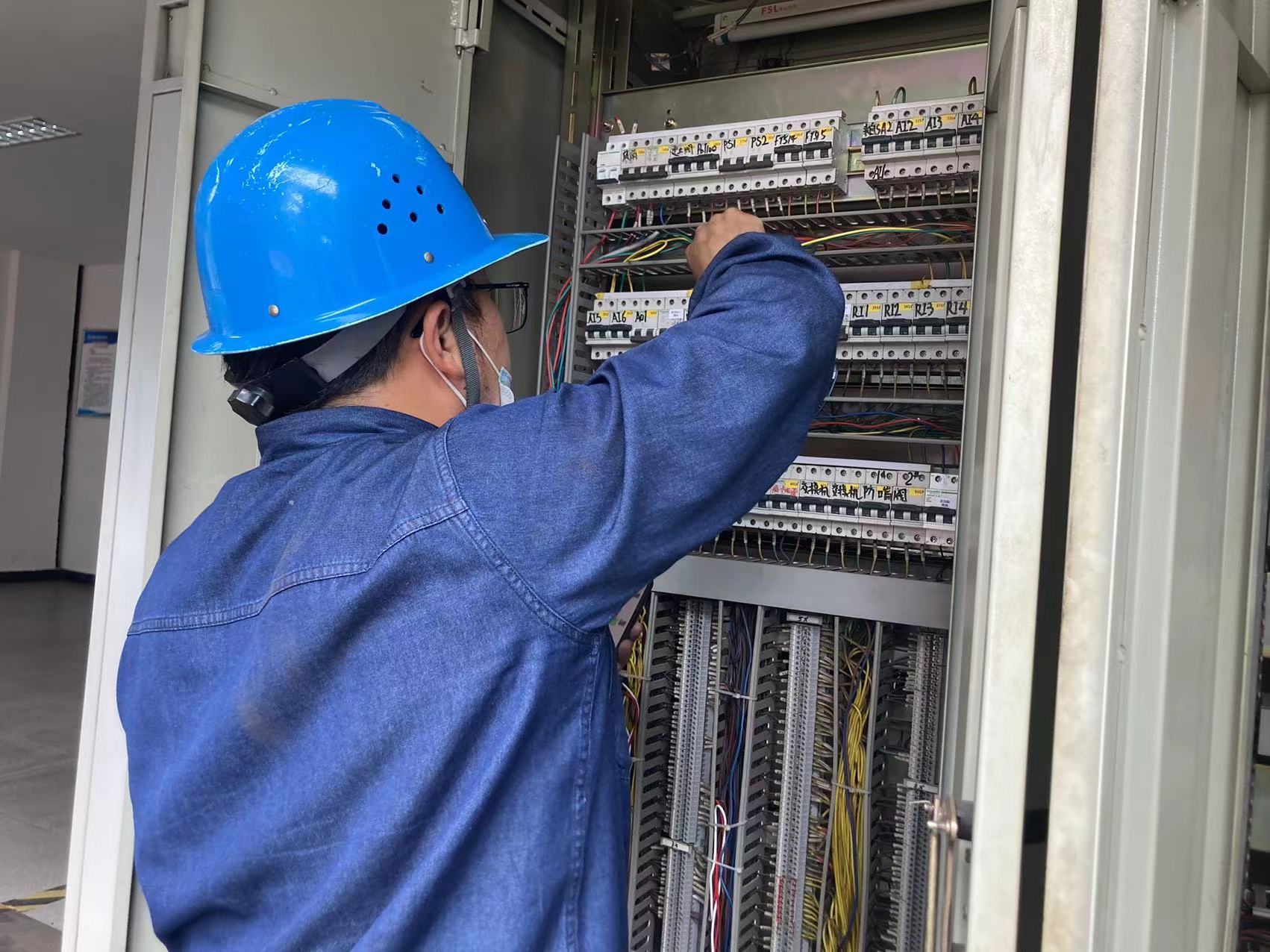 检修战场上的智慧“电气”师