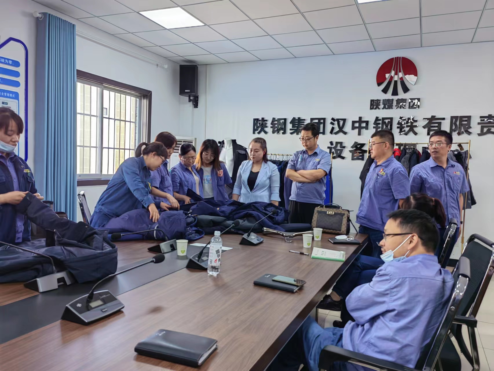 暖心！汉钢公司成功召开冬装棉服提升会