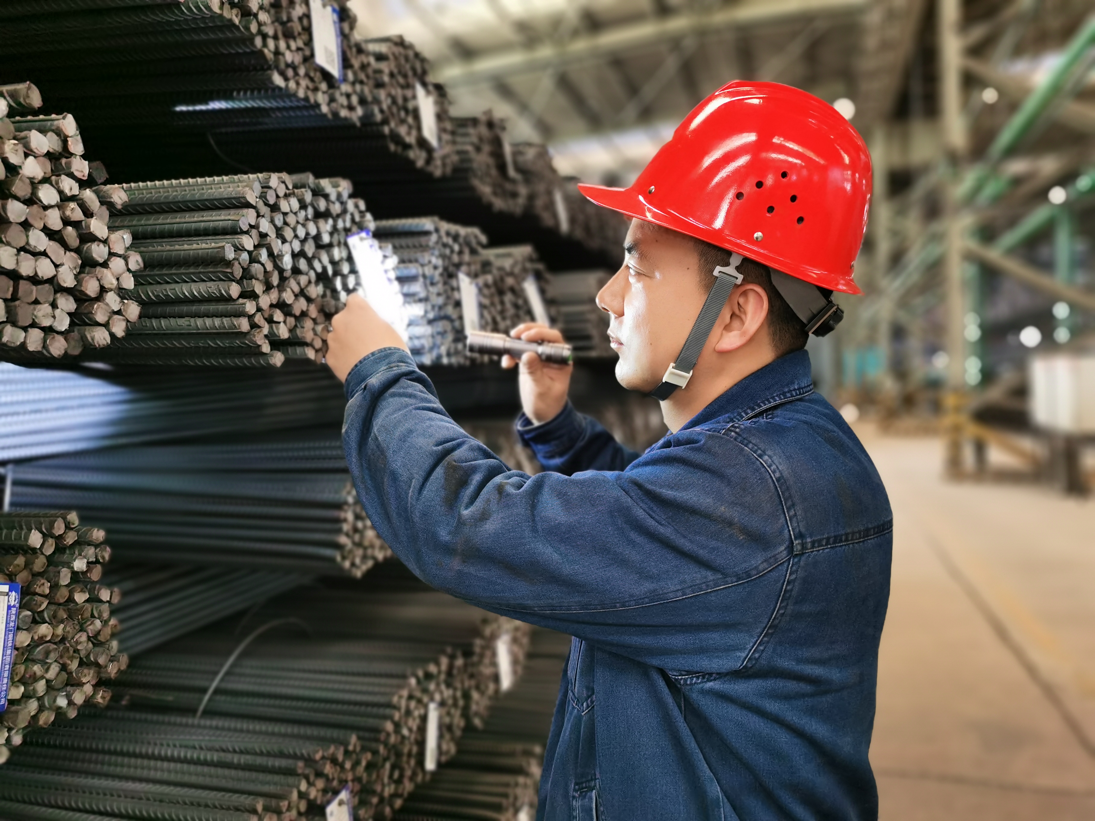 降本增效！逆境中彰显“轧钢担当”