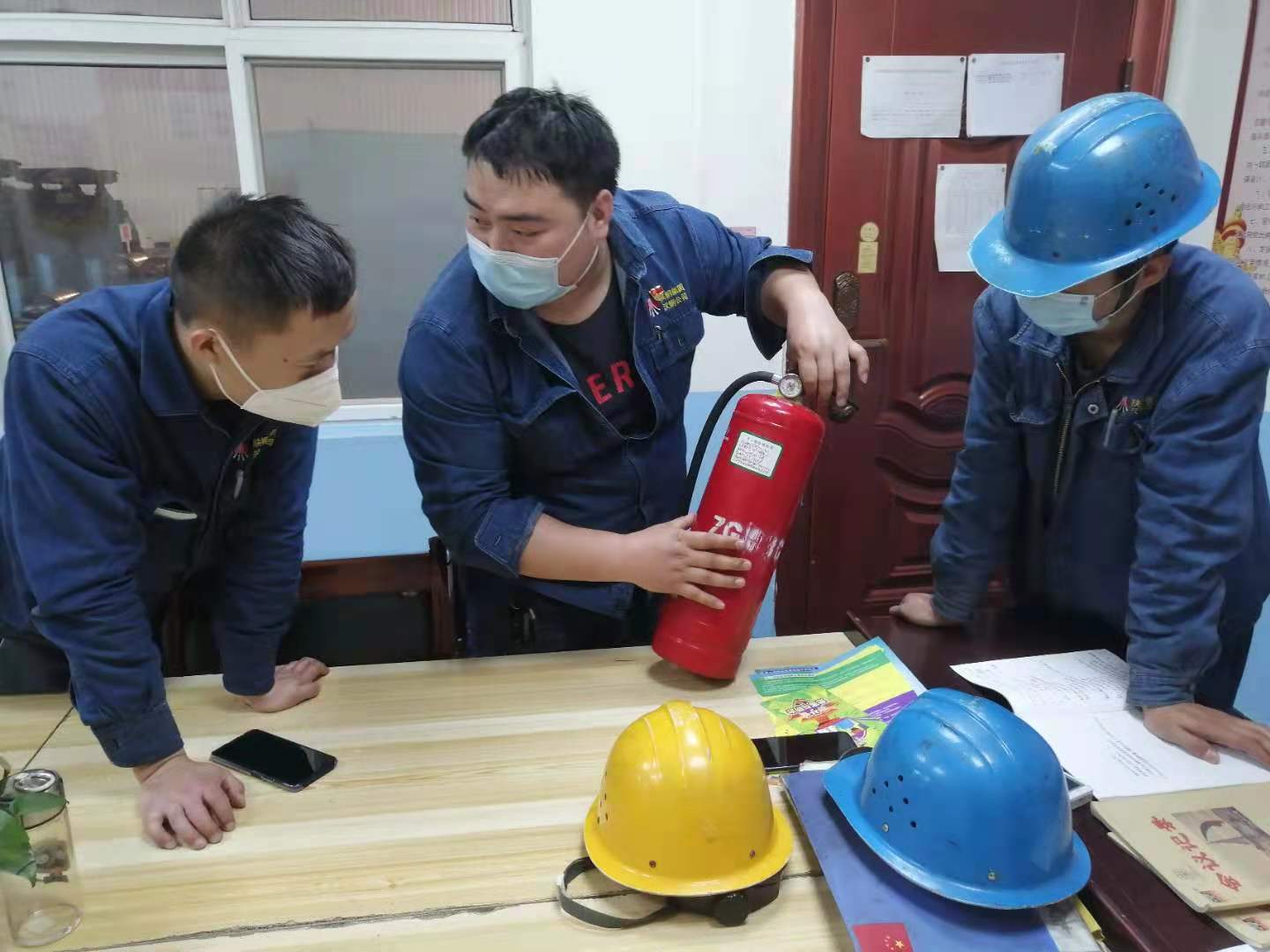 从“橄榄绿”到“轧钢蓝”  他的初心一直未变