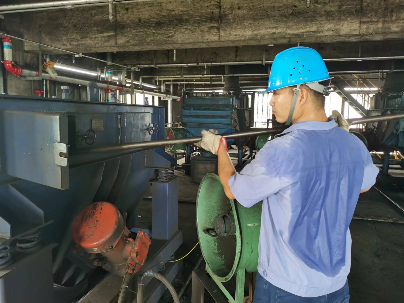 破冰攻坚 争当逆市发展“利刃”