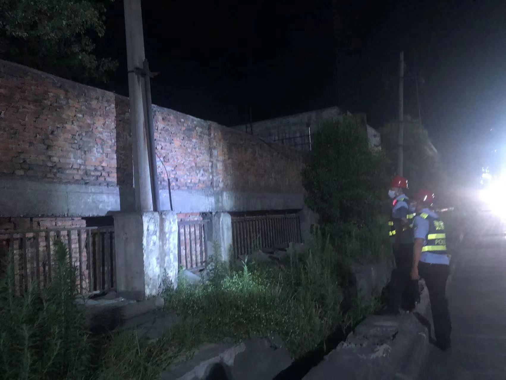 七月流火燃激情 一线坚守战高温