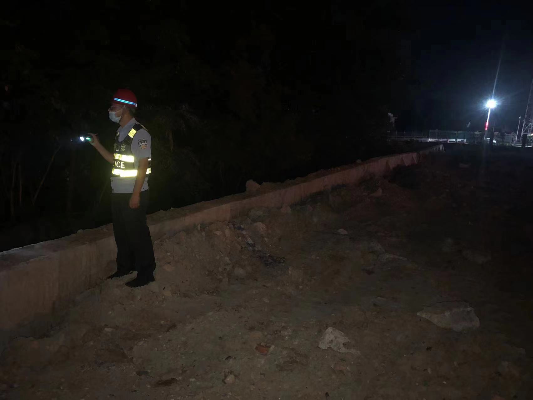 七月流火燃激情 一线坚守战高温