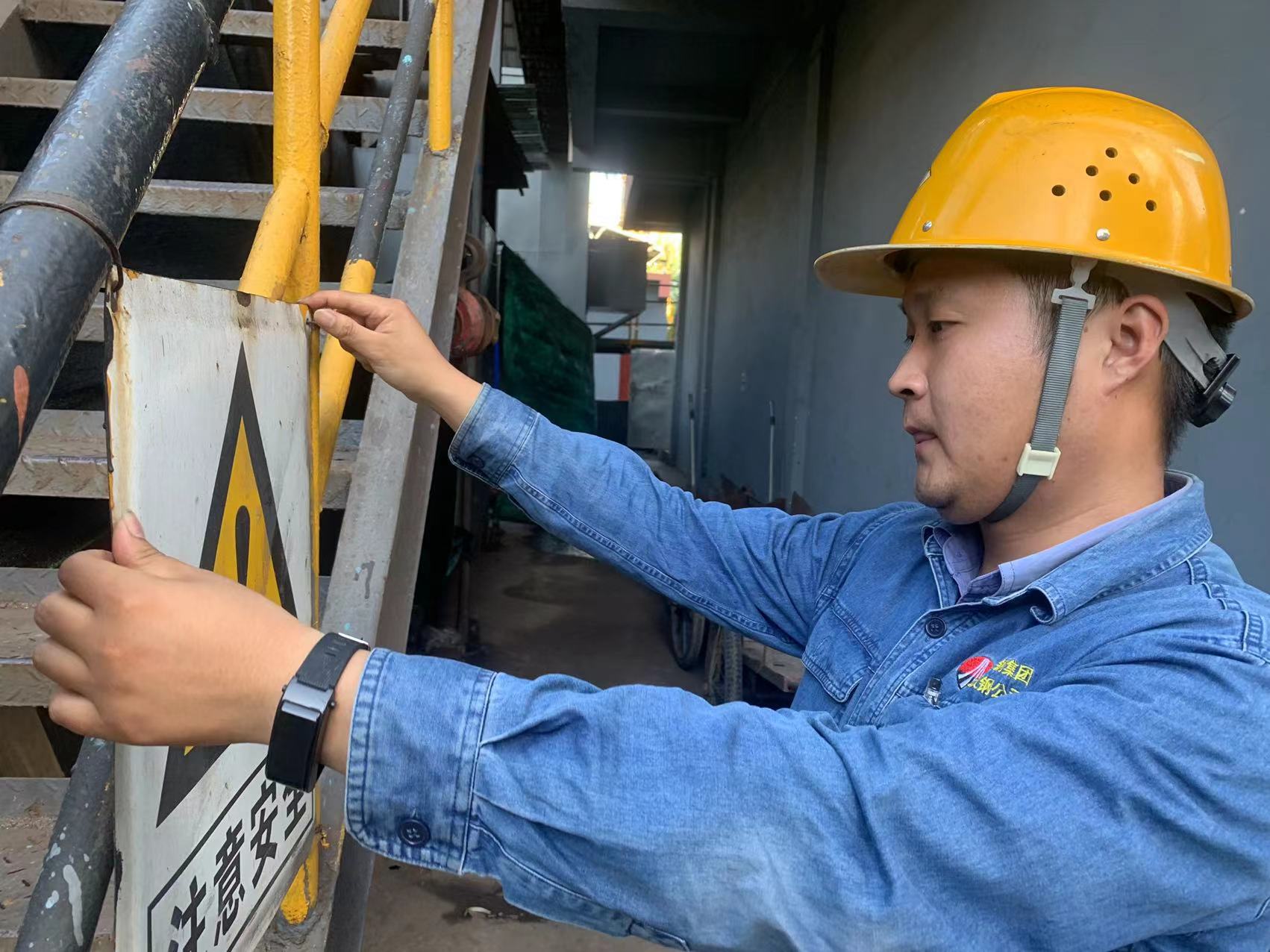 永不褪色的“橄榄绿” 永不褪色的“橄榄绿”