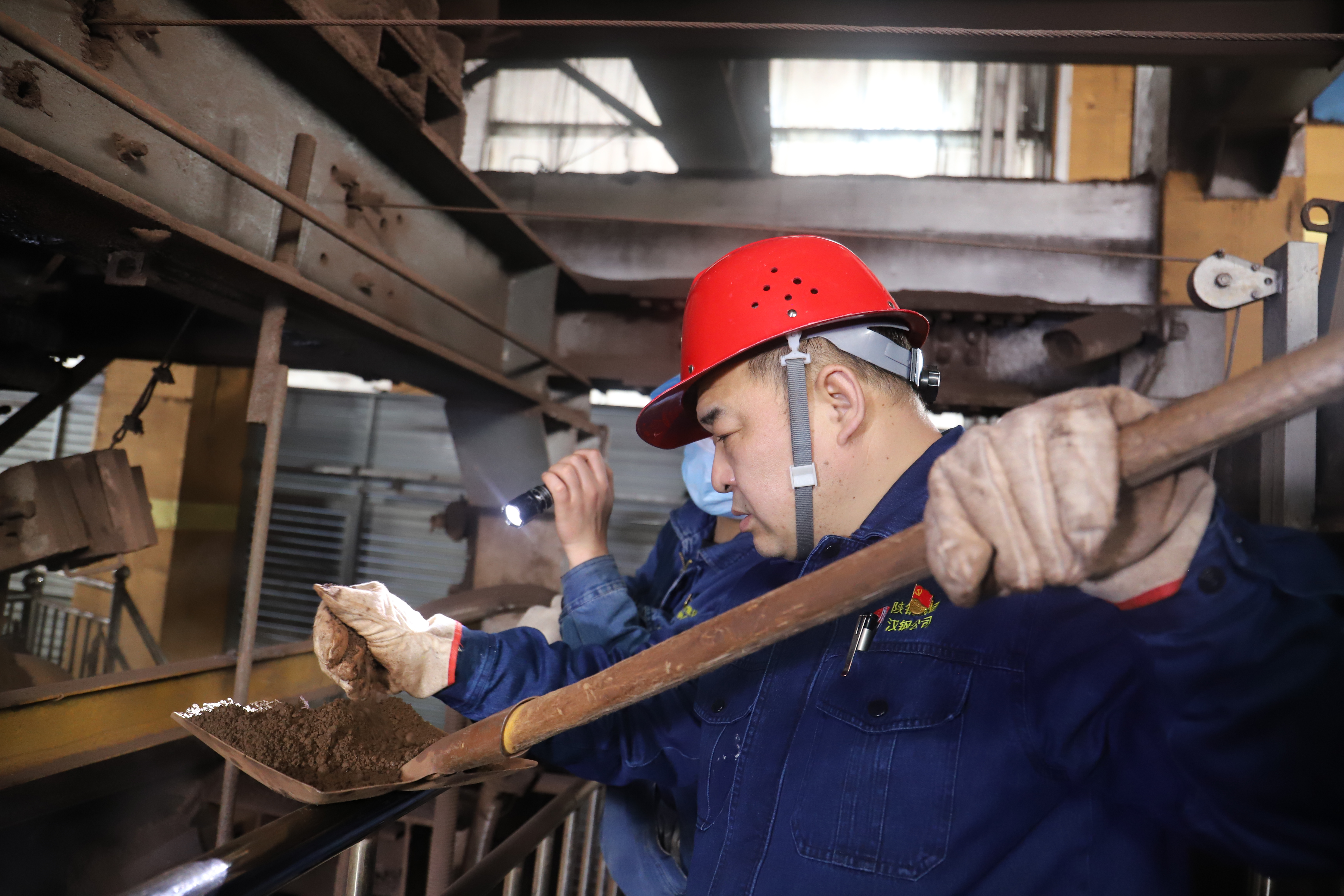 上下同心助力降本增效结硕果