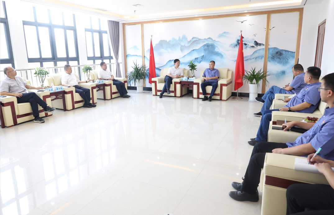 东岭集团党委书记、总裁李磊一行到公司交流座谈 东岭集团党委书记、总裁李磊一行到公司交流座谈