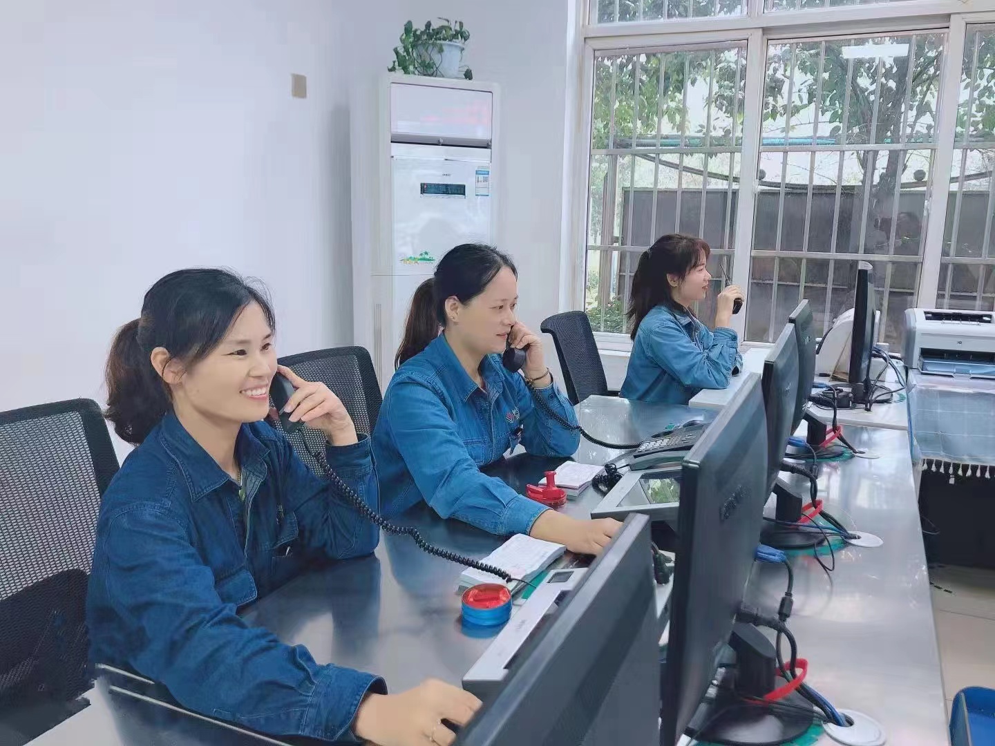 “钢花”朵朵悄然开 初心不改筑钢城 “钢花”朵朵悄然开 初心不改筑钢城