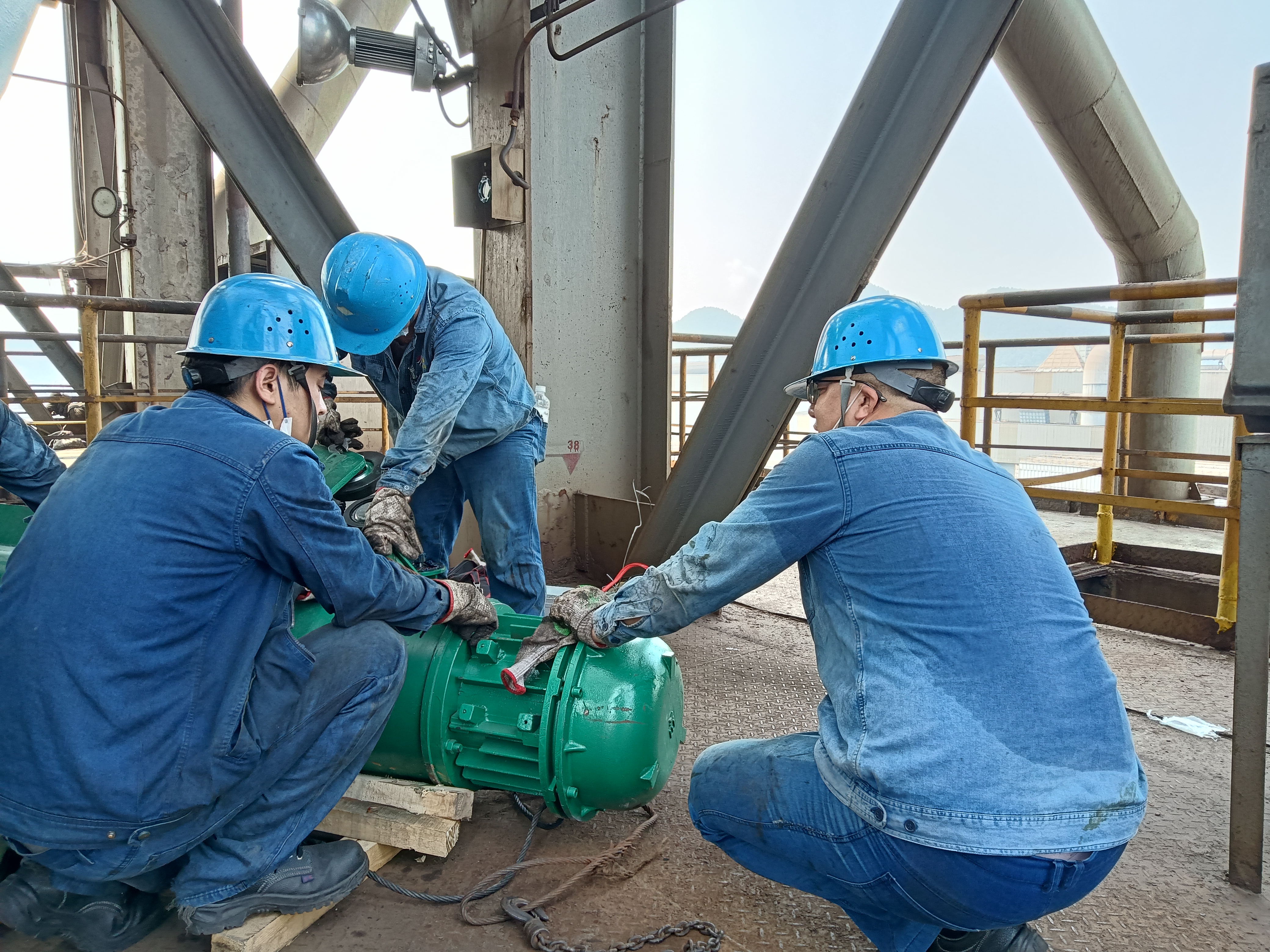 精打“铁算盘”催开“效益花”