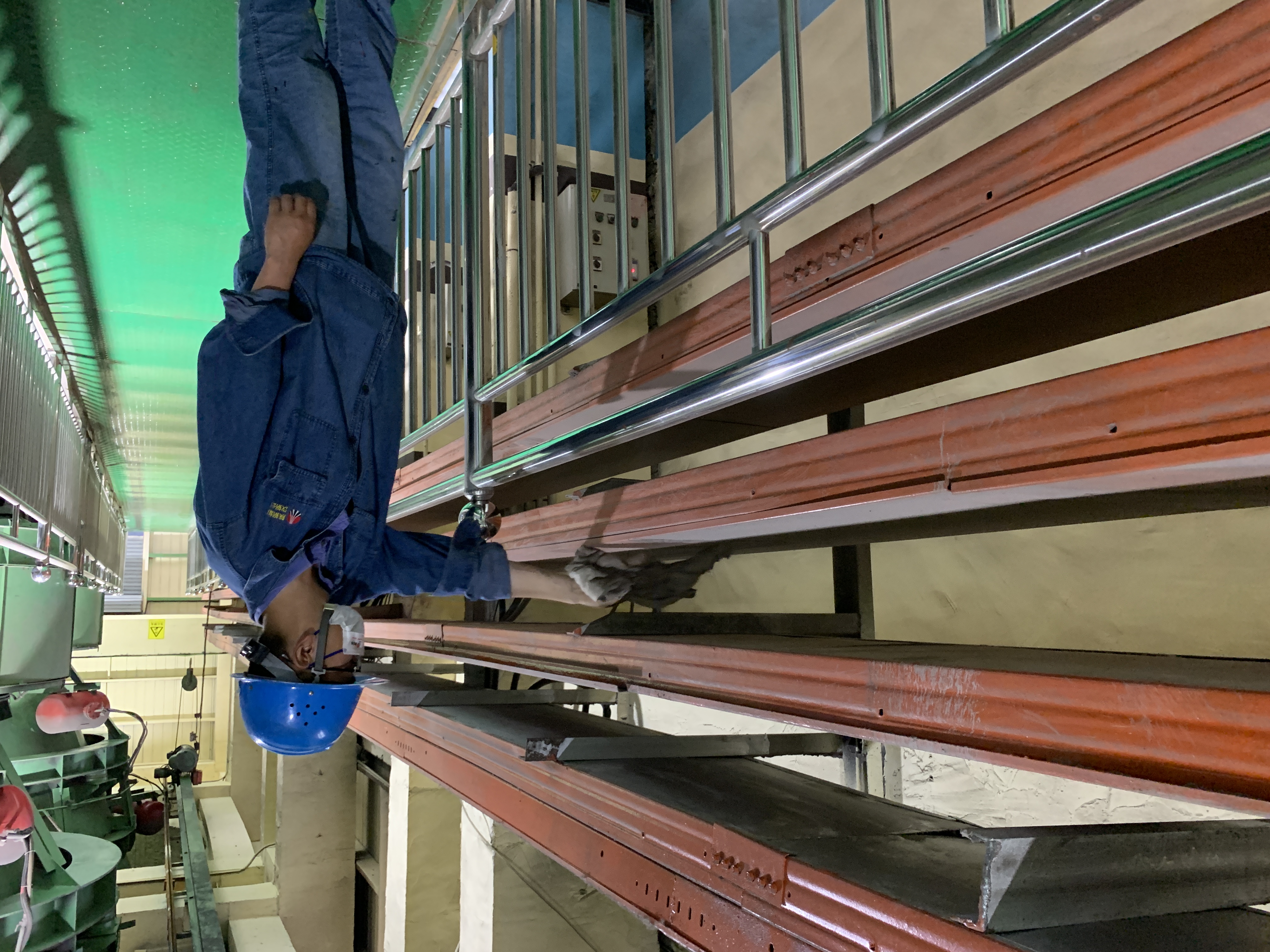 凝心聚力求突破 鼓足干劲抓落实