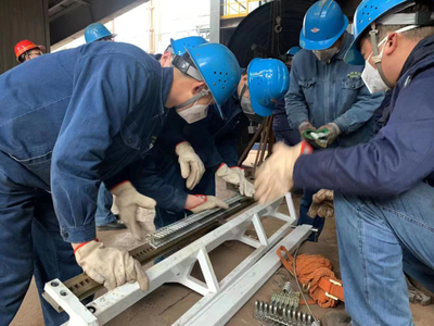 凝心聚力求突破 鼓足干劲抓落实