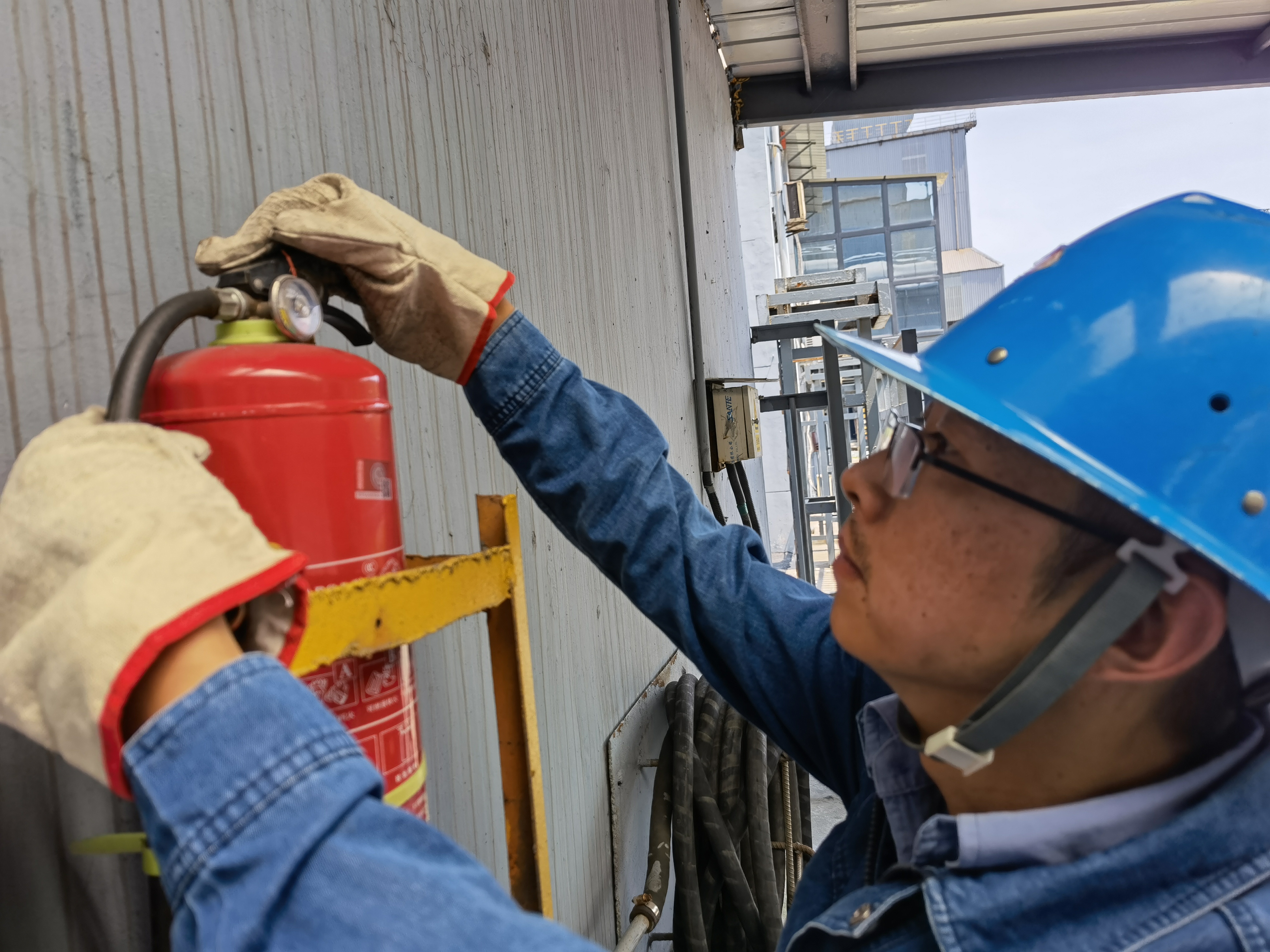 扎根钢城绽放“青春风采”