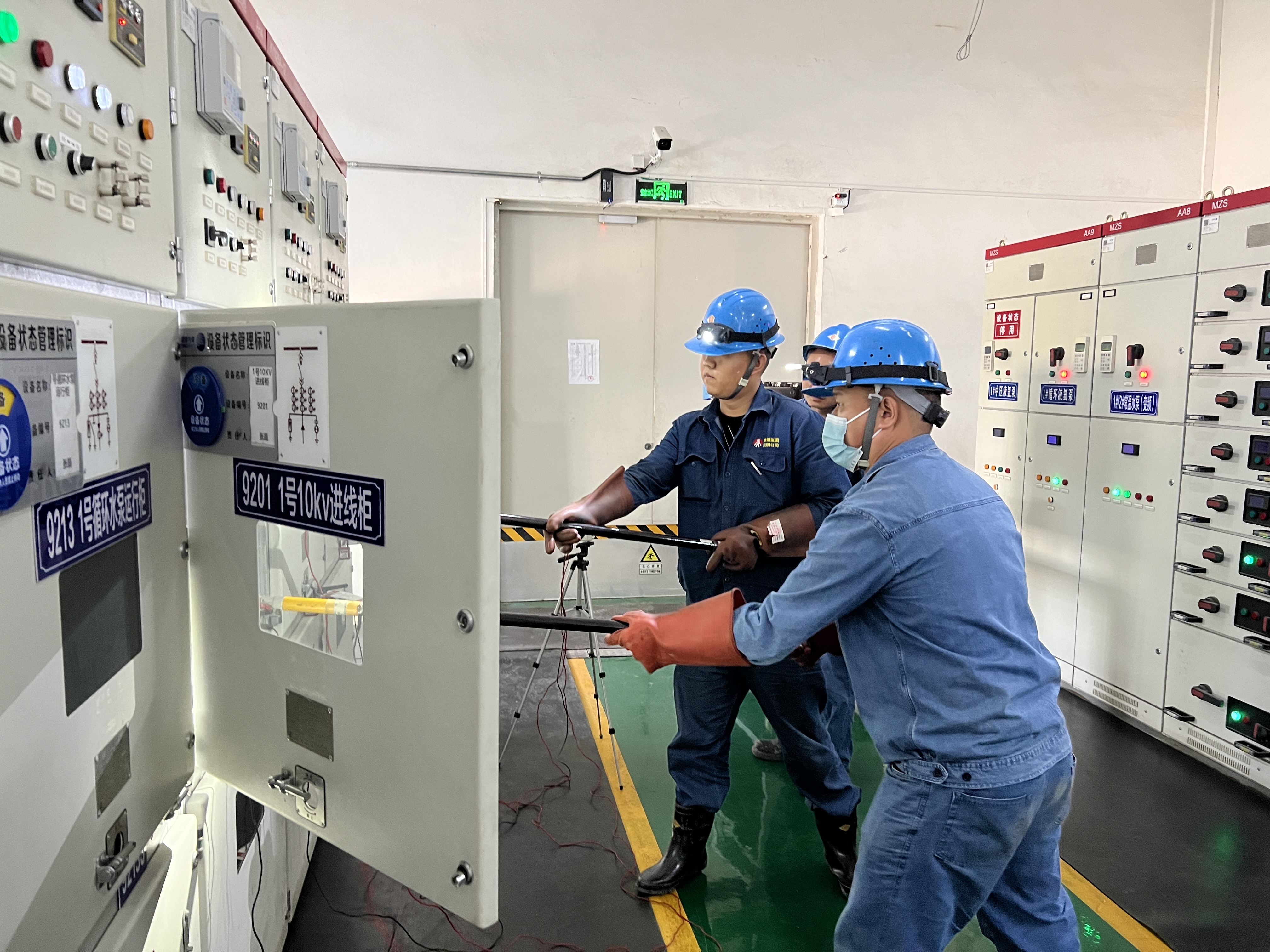 “红黄蓝”三原色，点亮安全靓丽底色