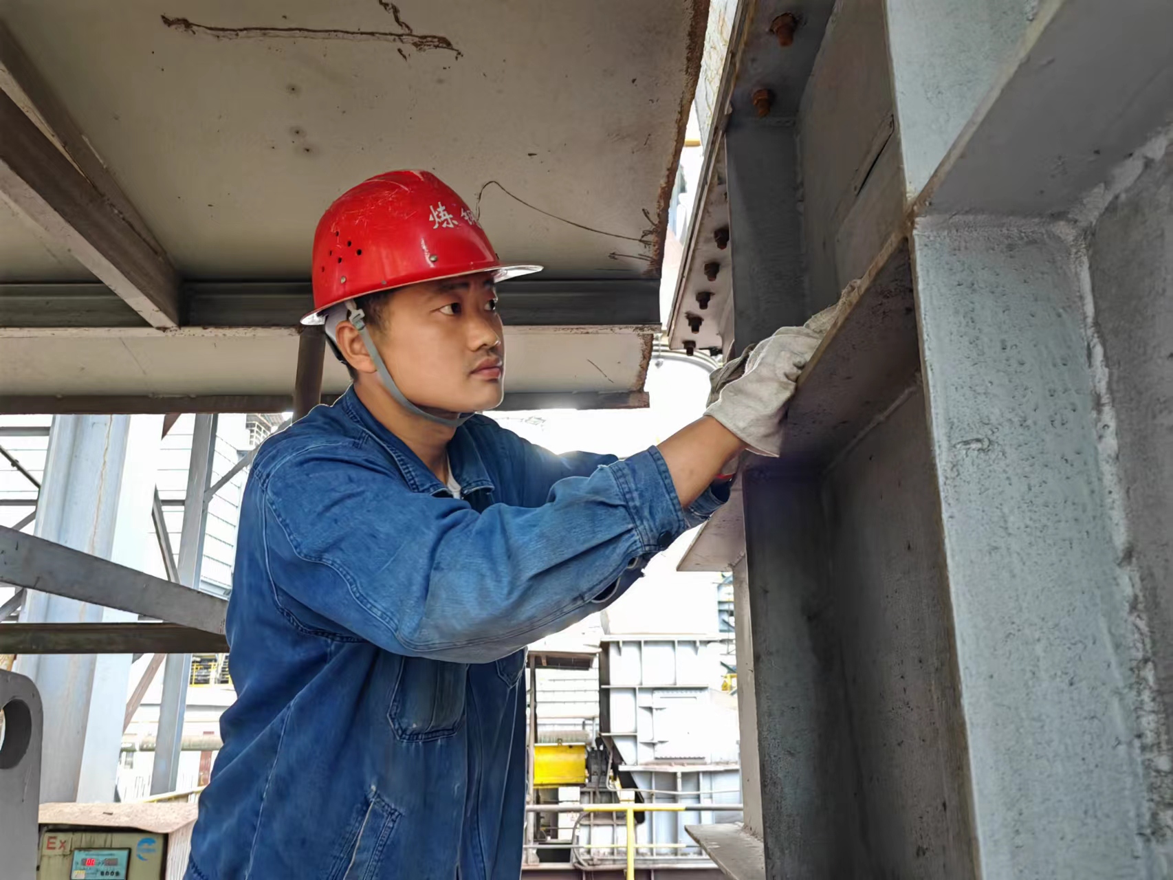 红、黄、蓝不一样的角色,一样的担当 红、黄、蓝不一样的角色,一样的担当