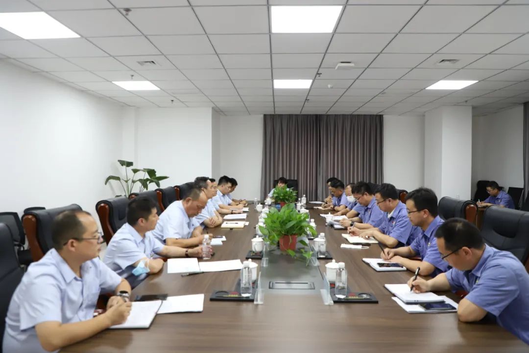 陕钢集团产业创新研究院党委书记、董事长刘光明一行到公司开展“送清凉”活动并交流座谈 陕钢集团产业创新研究院党委书记、董事长刘光明一行到公司开展“送清凉”活动并交流座谈