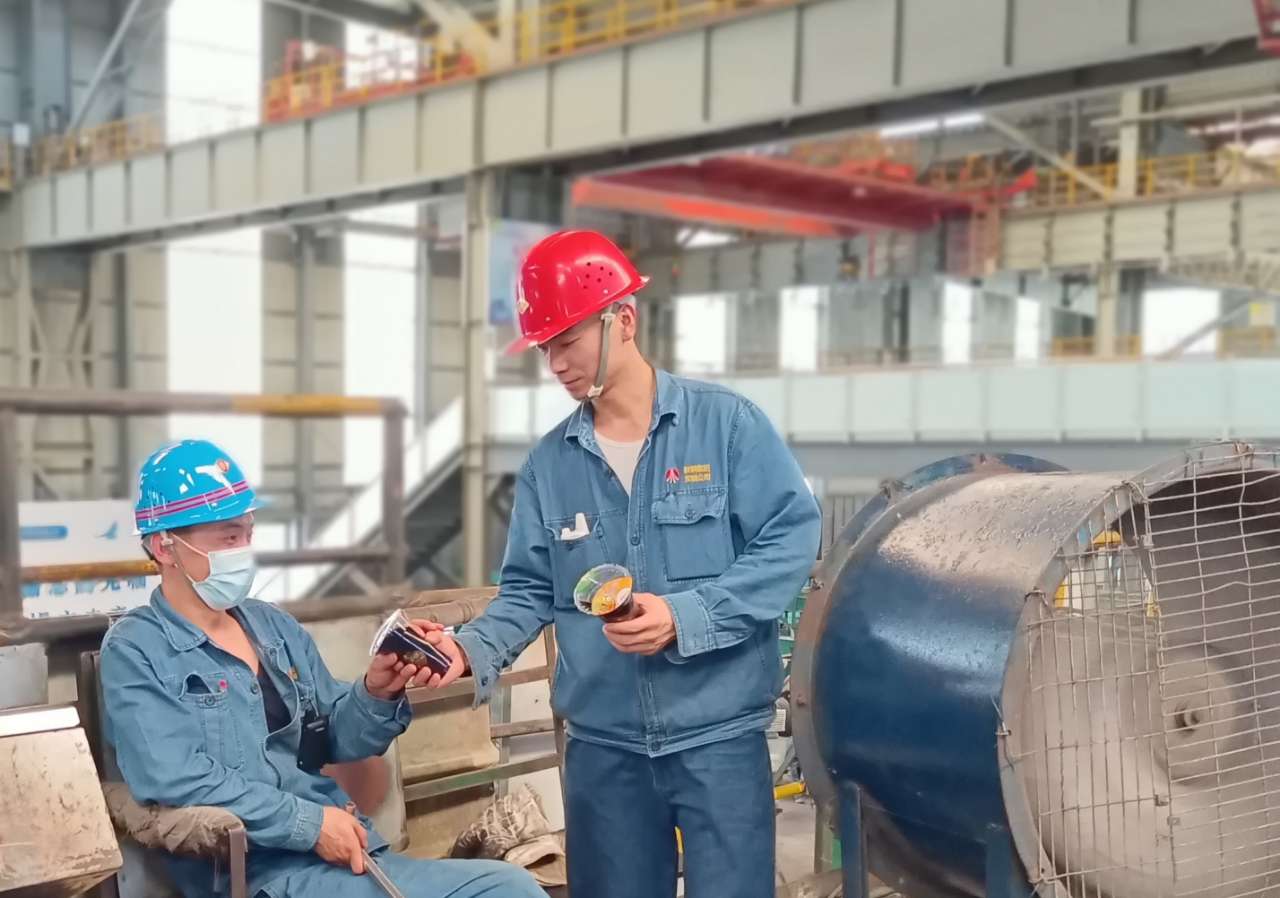 紧握“红色方向盘” 走好效益轧钢“赶考路”