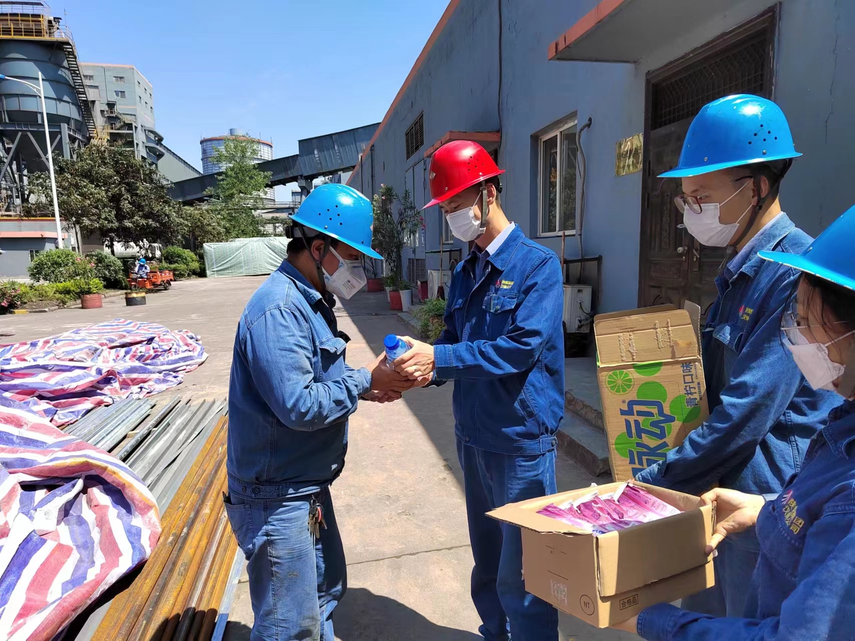 “多种身份”的青安岗员 “多种身份”的青安岗员