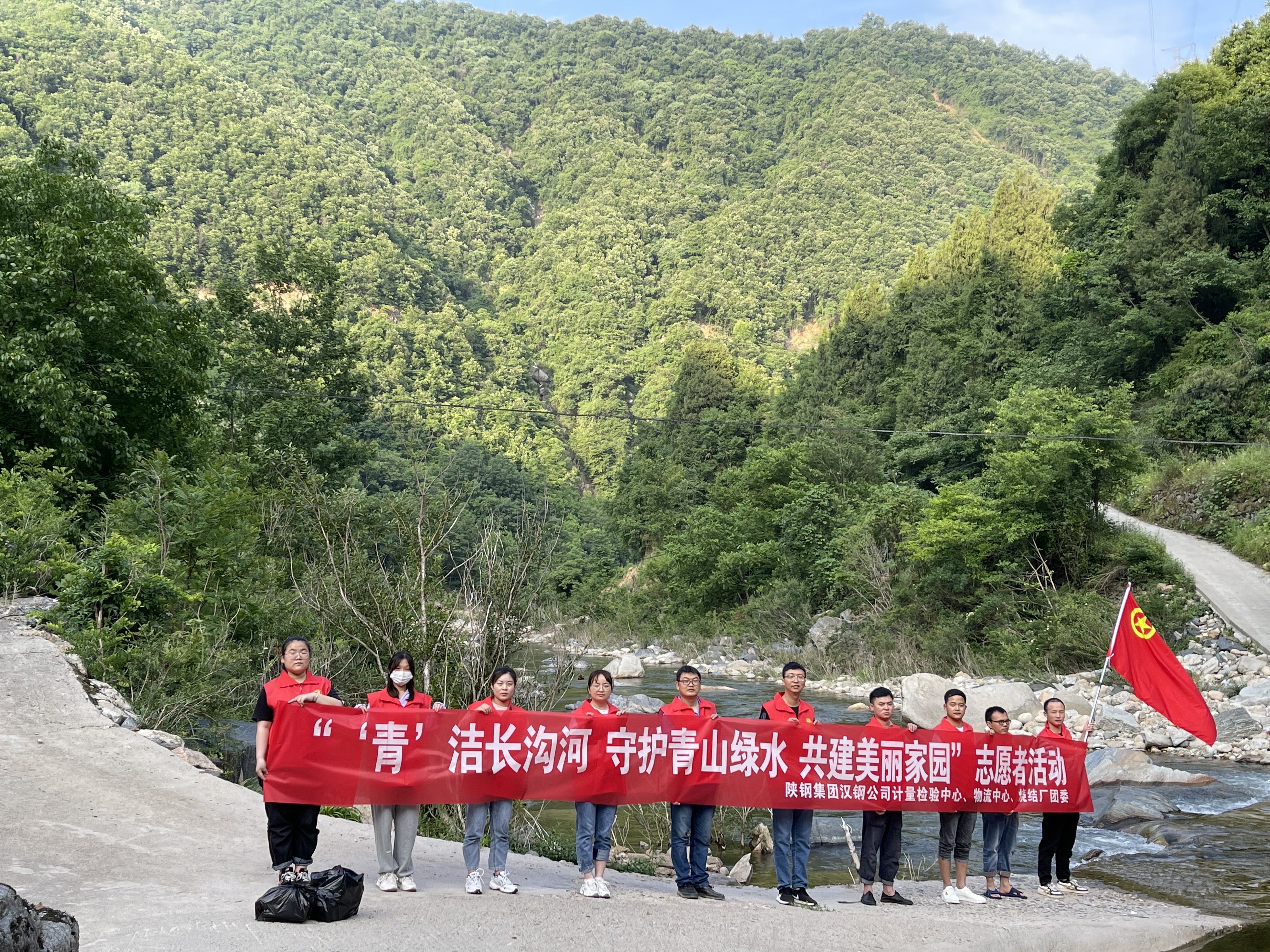 凝聚青春力量 打造青年强军 凝聚青春力量 打造青年强军