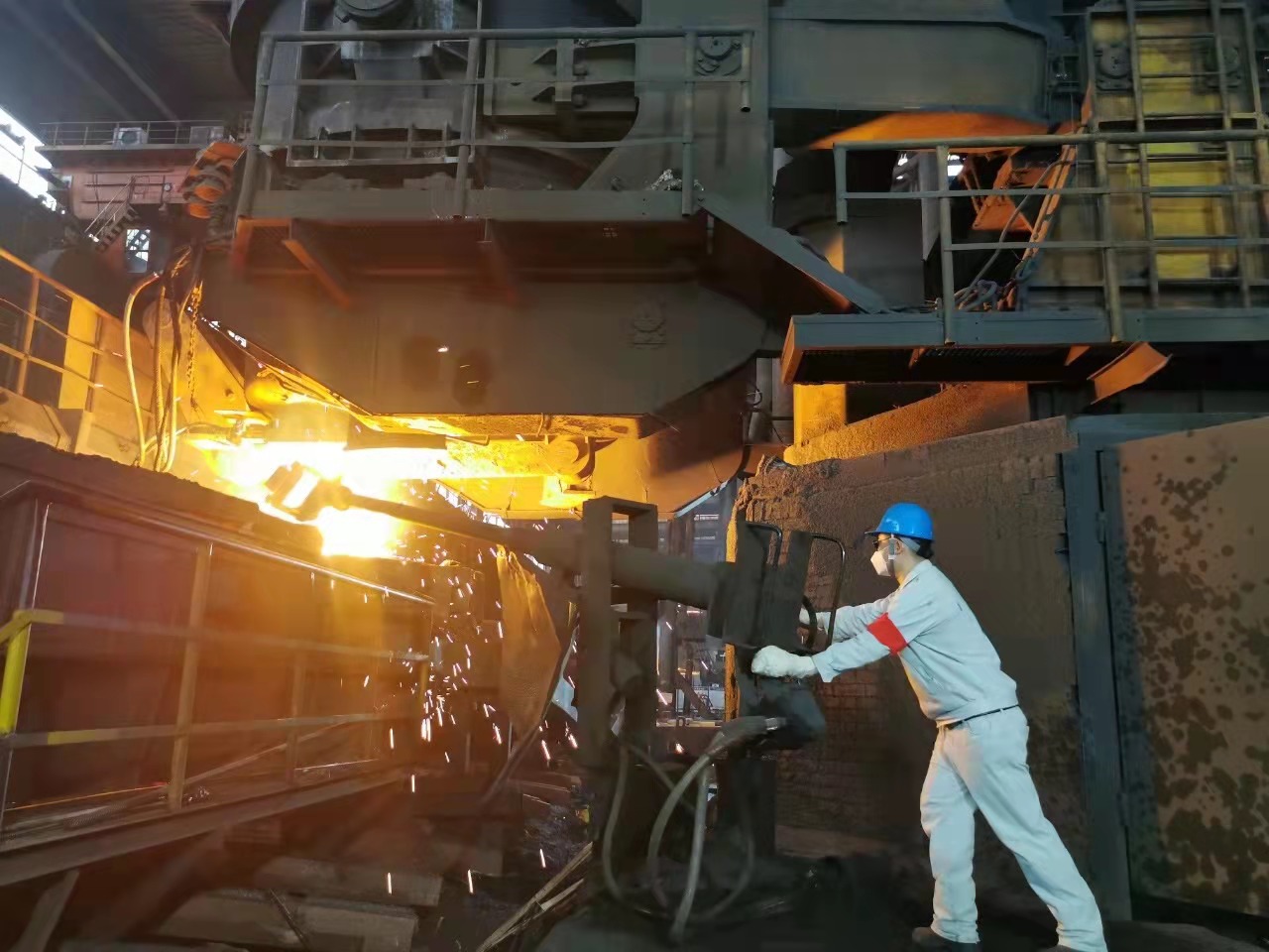 “三舰”护“航母” “三舰”护“航母”