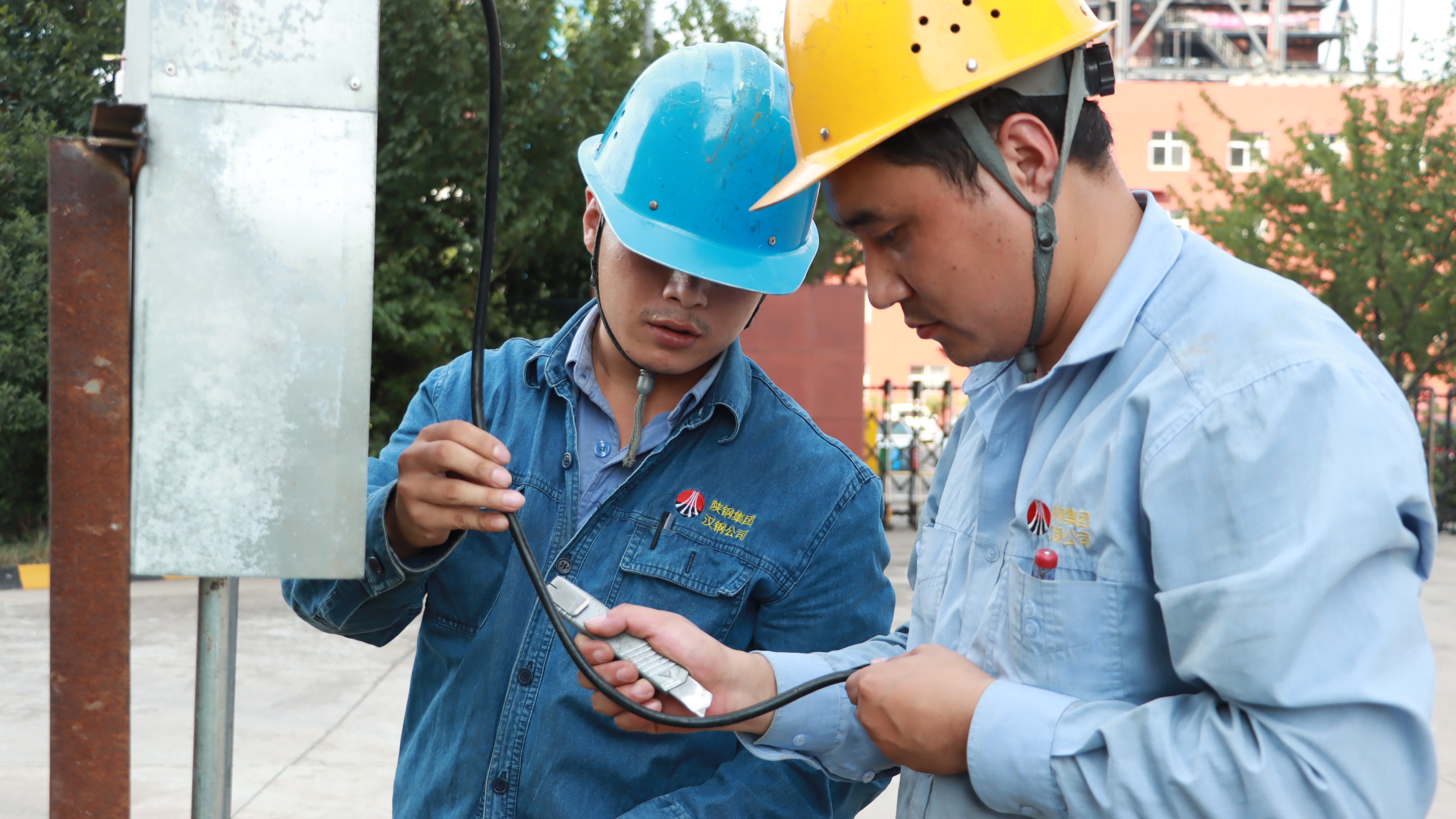 “星”耀钢城 辉映党旗下的奋斗青春