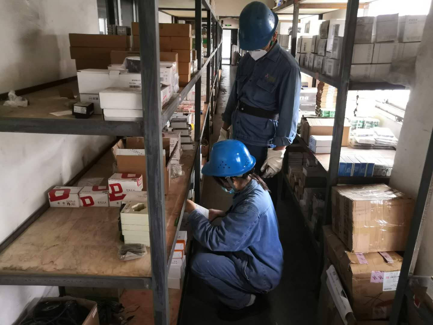 巾帼不畏难  风雨勇争先