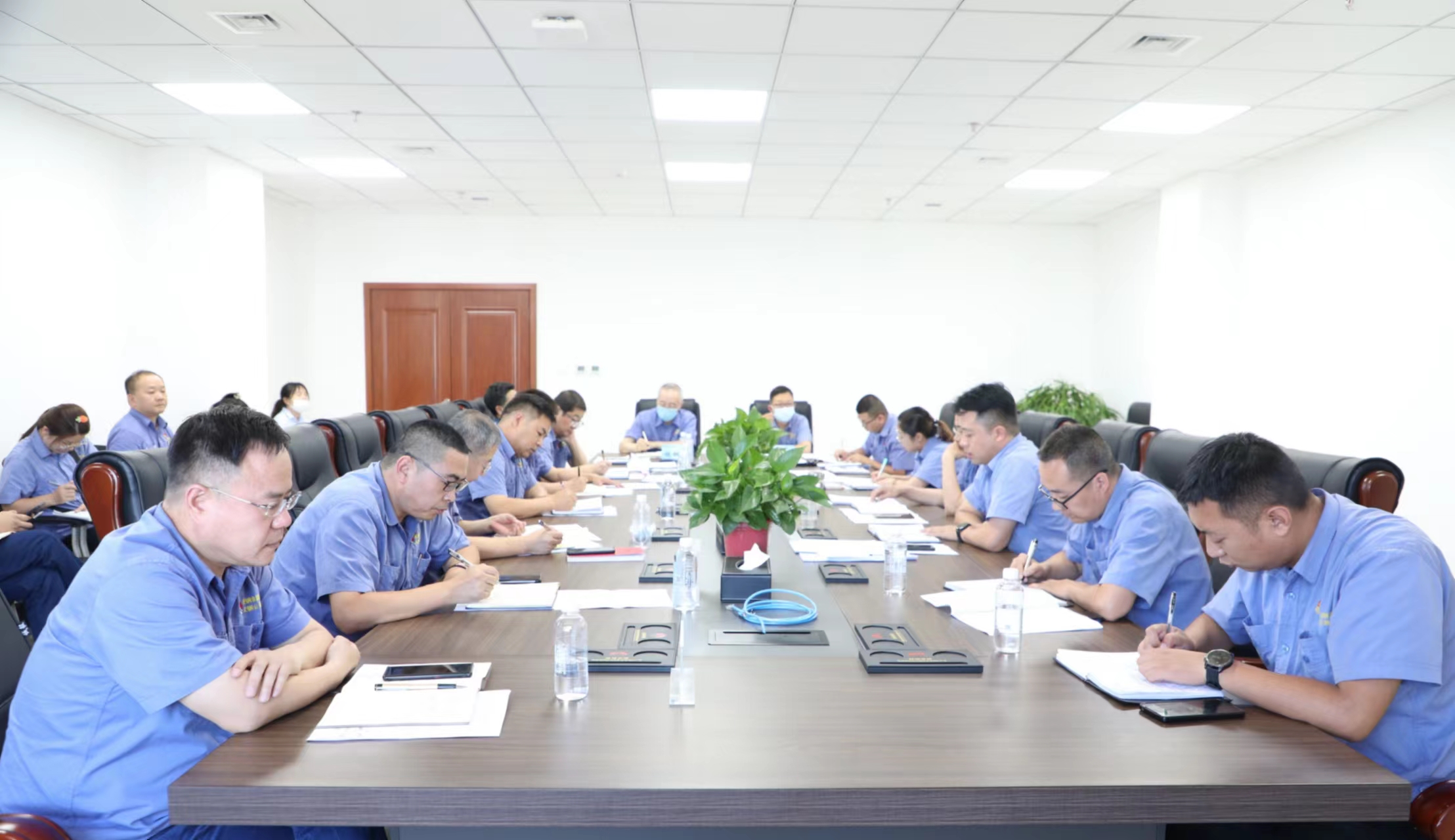 紧盯“升学季” 做好“廉文章”