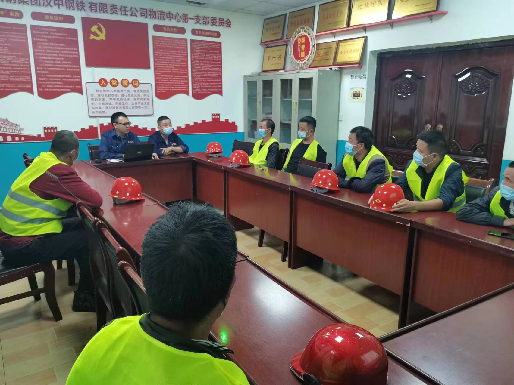 物流中心党总支：多点开花促“质量月”活动顺行