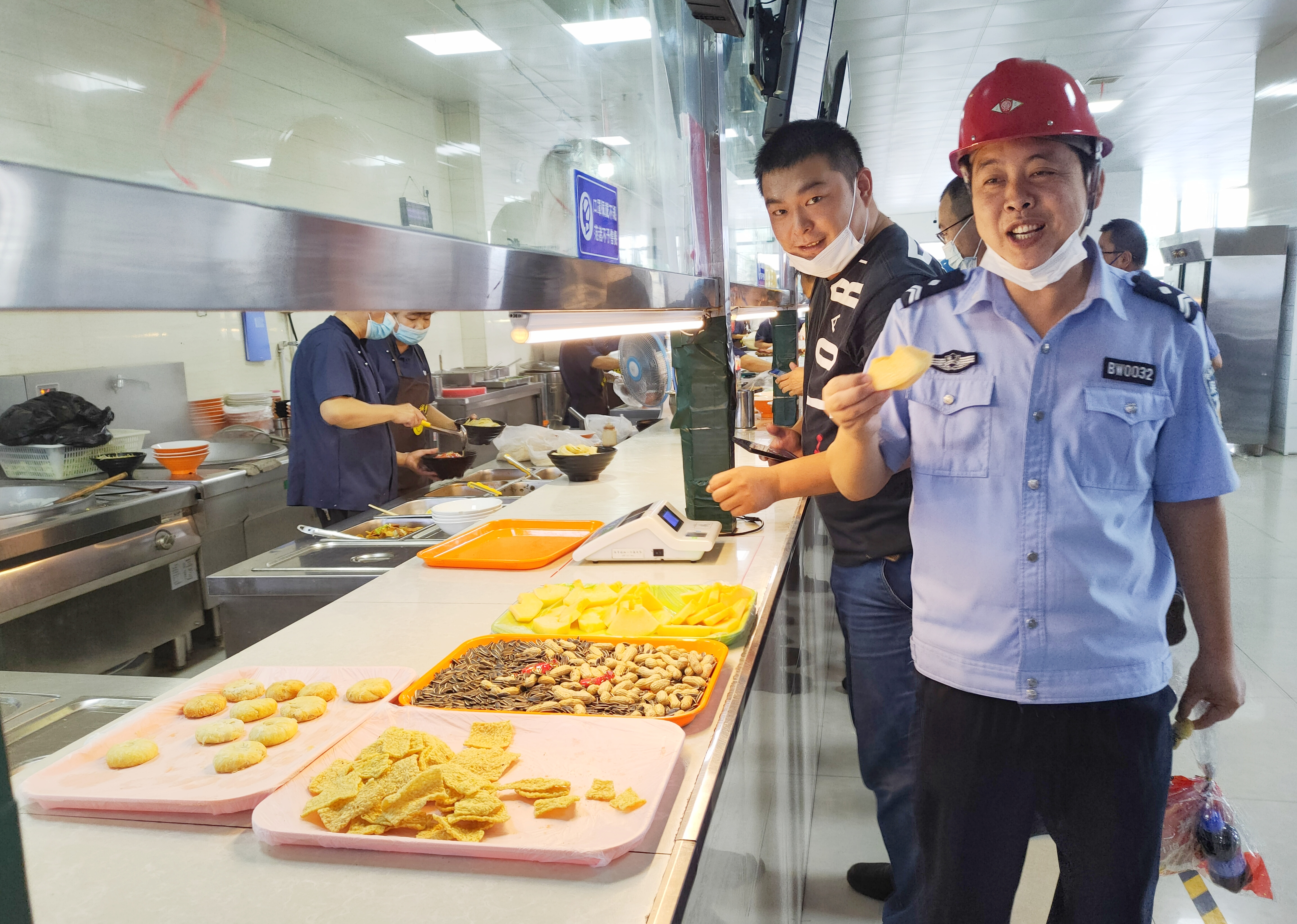 心系员工情暖中秋，旅游后勤部这厢“有礼”!