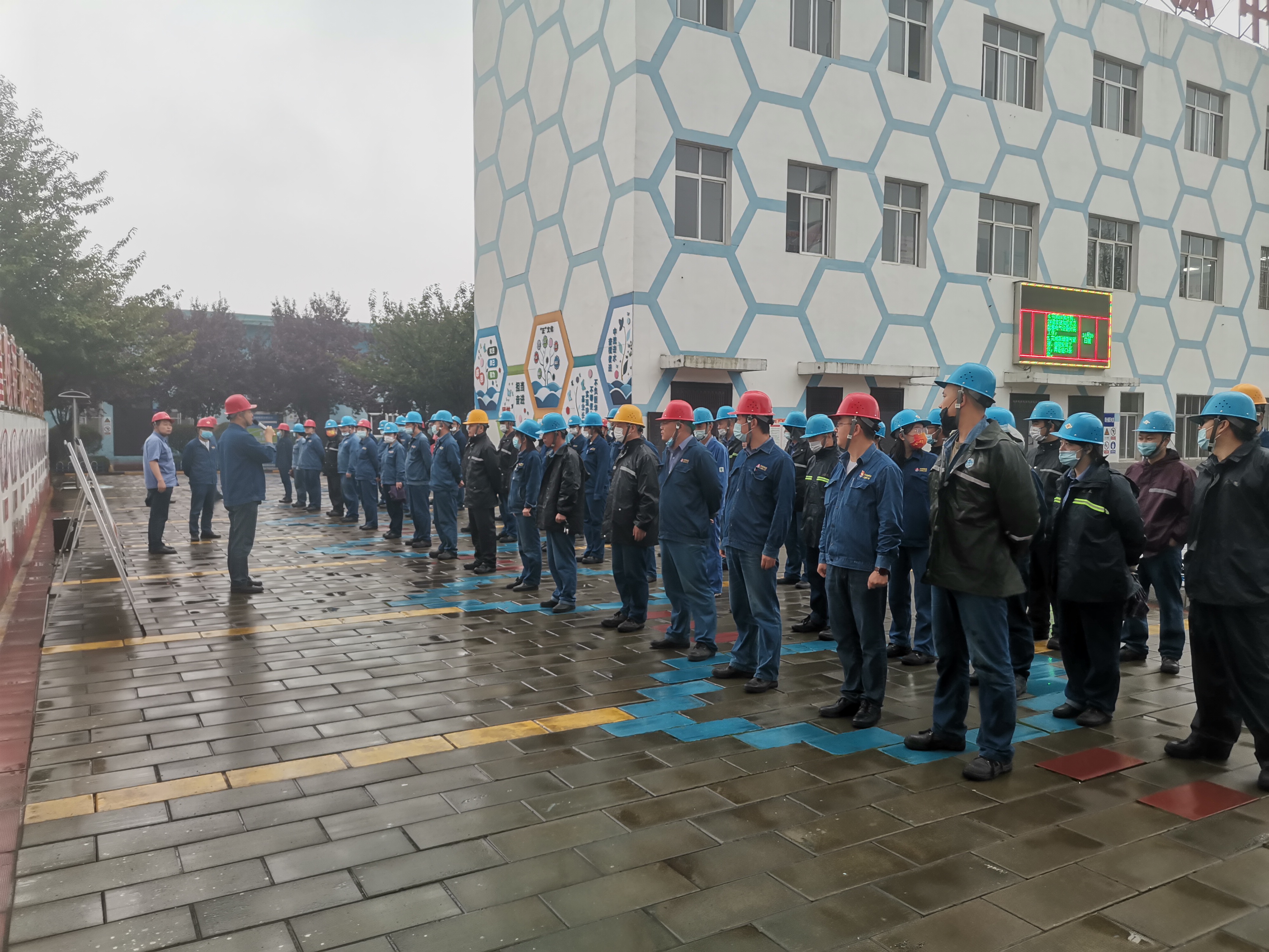 瞧,这些安全教育形式“别具一格” 瞧,这些安全教育形式“别具一格”