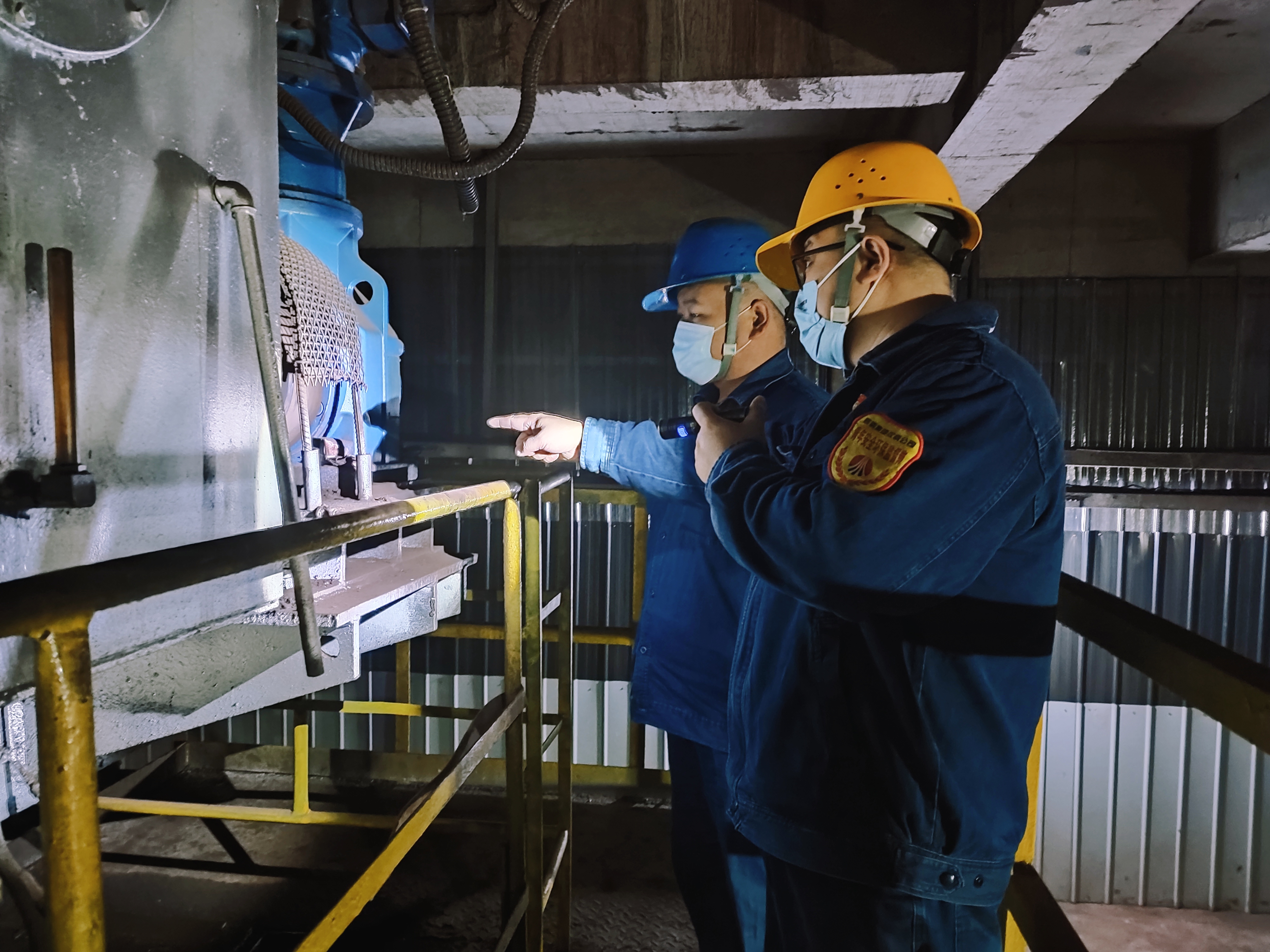 用实干博出精彩的“追光人” 用实干博出精彩的“追光人”