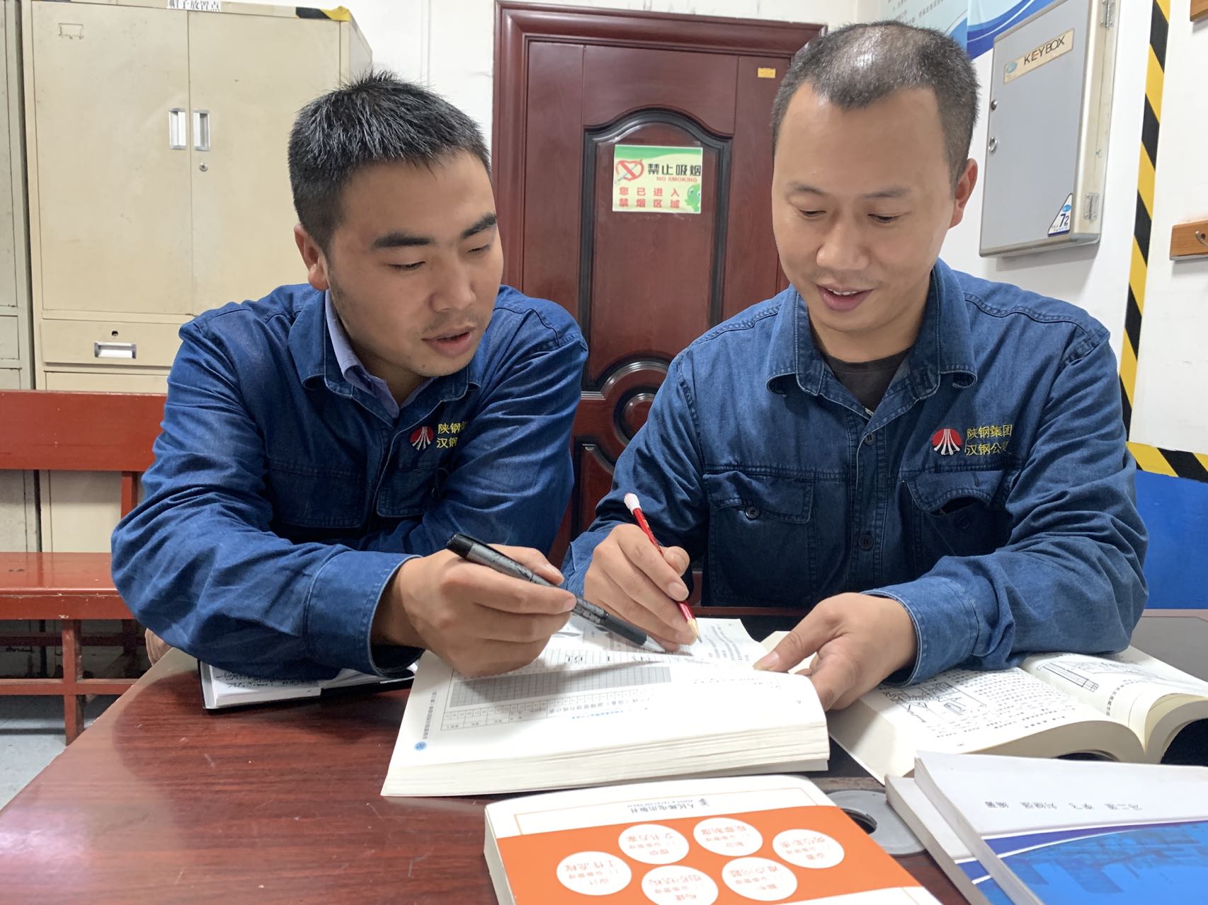 解难“消防员” 专给难题“浇冷水” 解难“消防员” 专给难题“浇冷水”