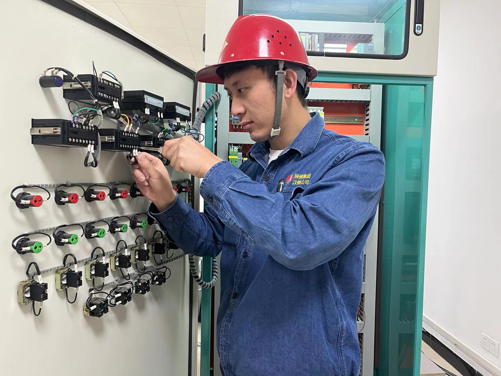 用“标准”发力 为设备安全“护航”