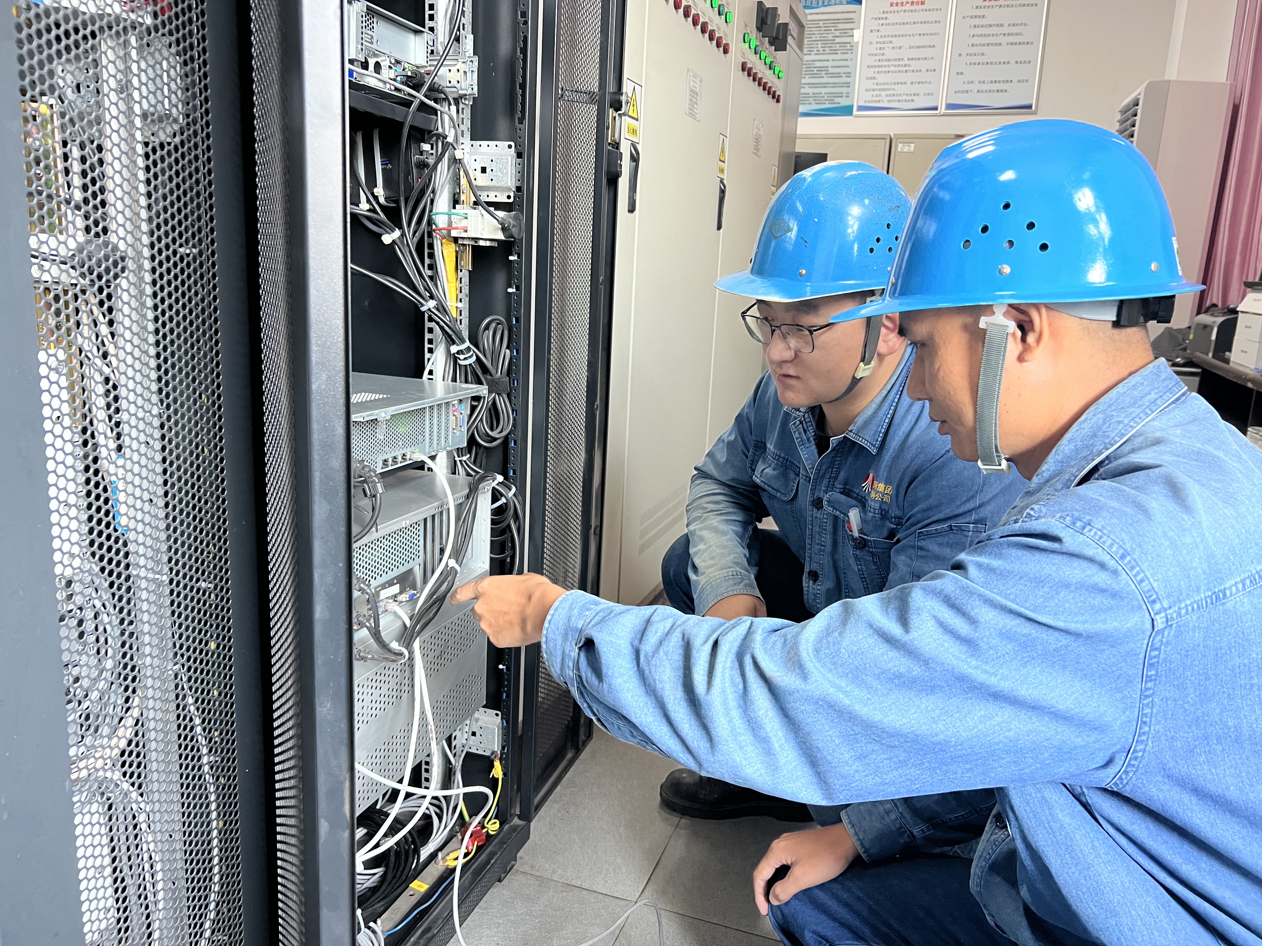 党建引领守护员工“稳稳的幸福” 党建引领守护员工“稳稳的幸福”