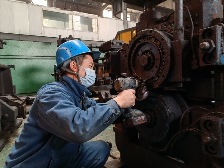 身着“汉钢蓝” 守护“中国红” 身着“汉钢蓝” 守护“中国红”