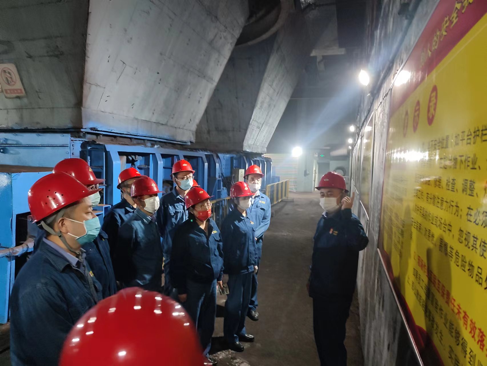 激发基层党建活力 全力冲刺四季度