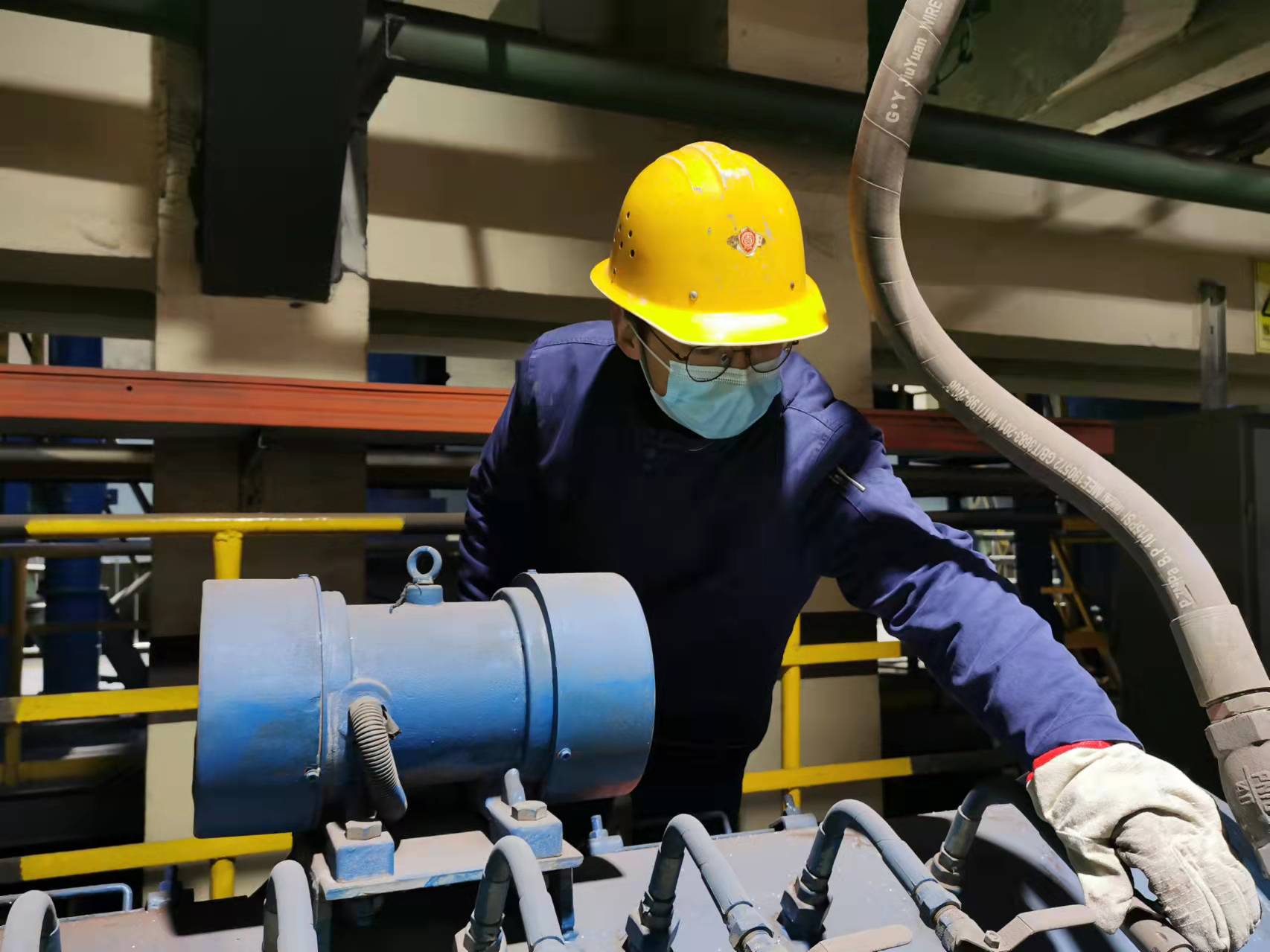 敢于“亮剑”,向违章说“不” 敢于“亮剑”,向违章说“不”