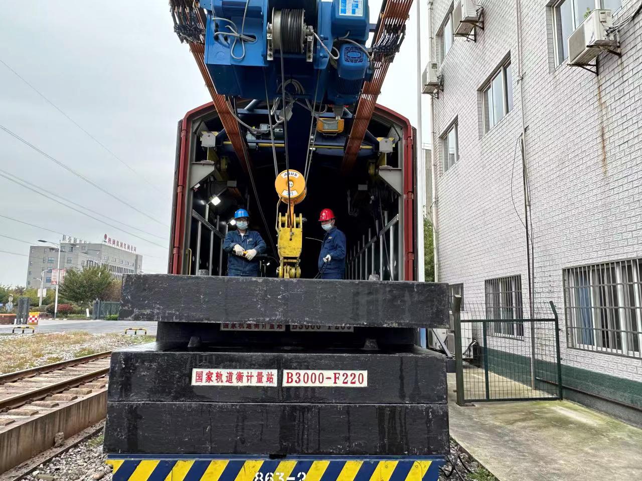 日夜里的坚守 校检中的勇往