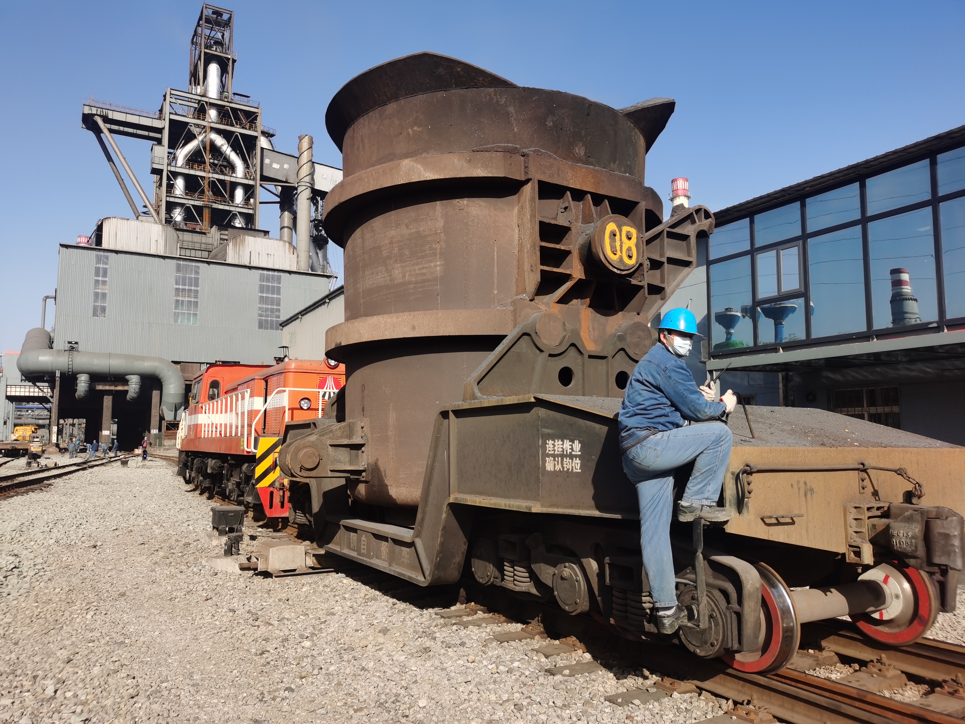 坚定信心聚合力，打好降本增效主动仗